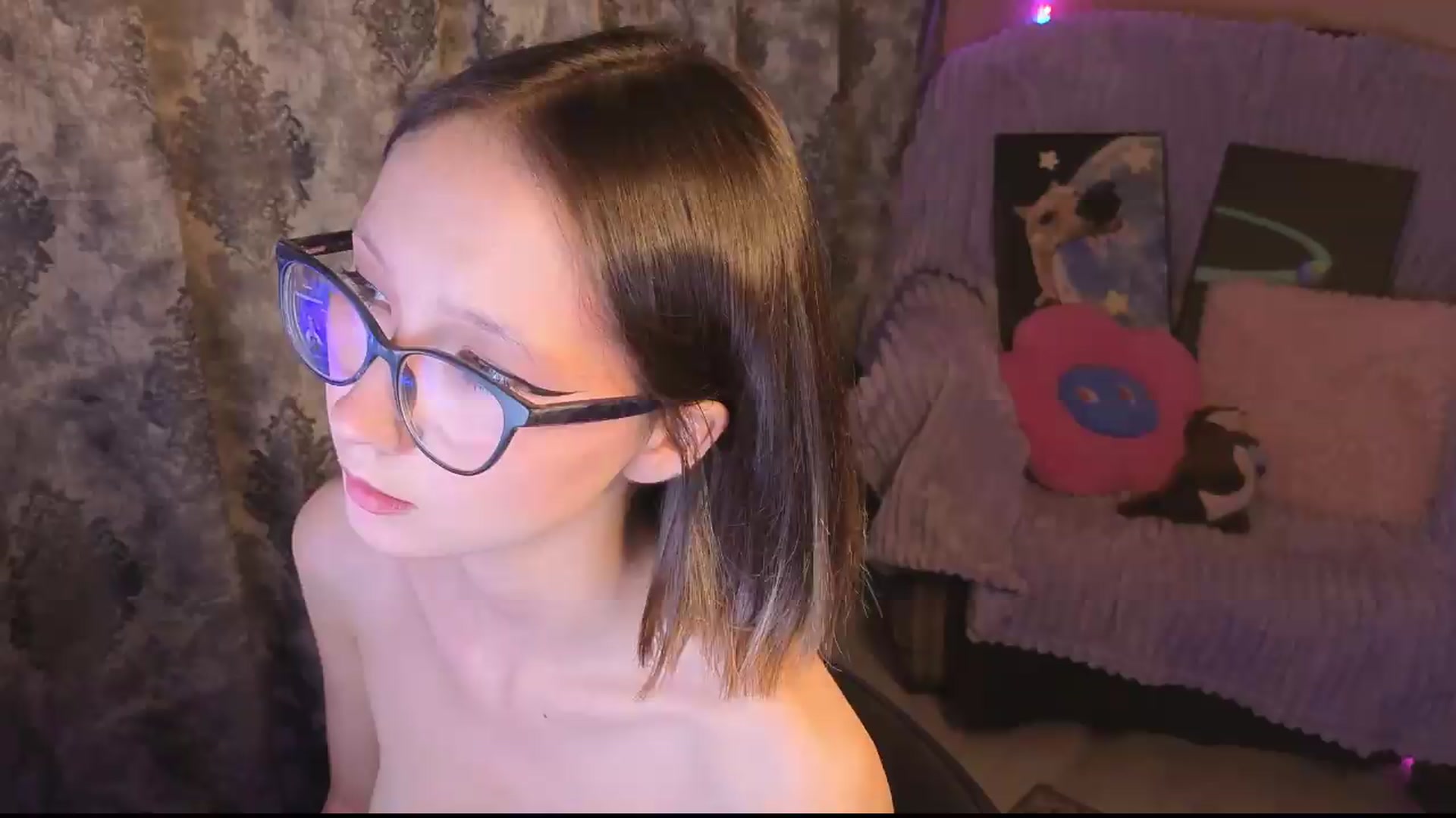 Gallery image thumbnail from Karolinacreamm's myfreecams stream on, 09/19/2026, 15:59 image 16 of 20