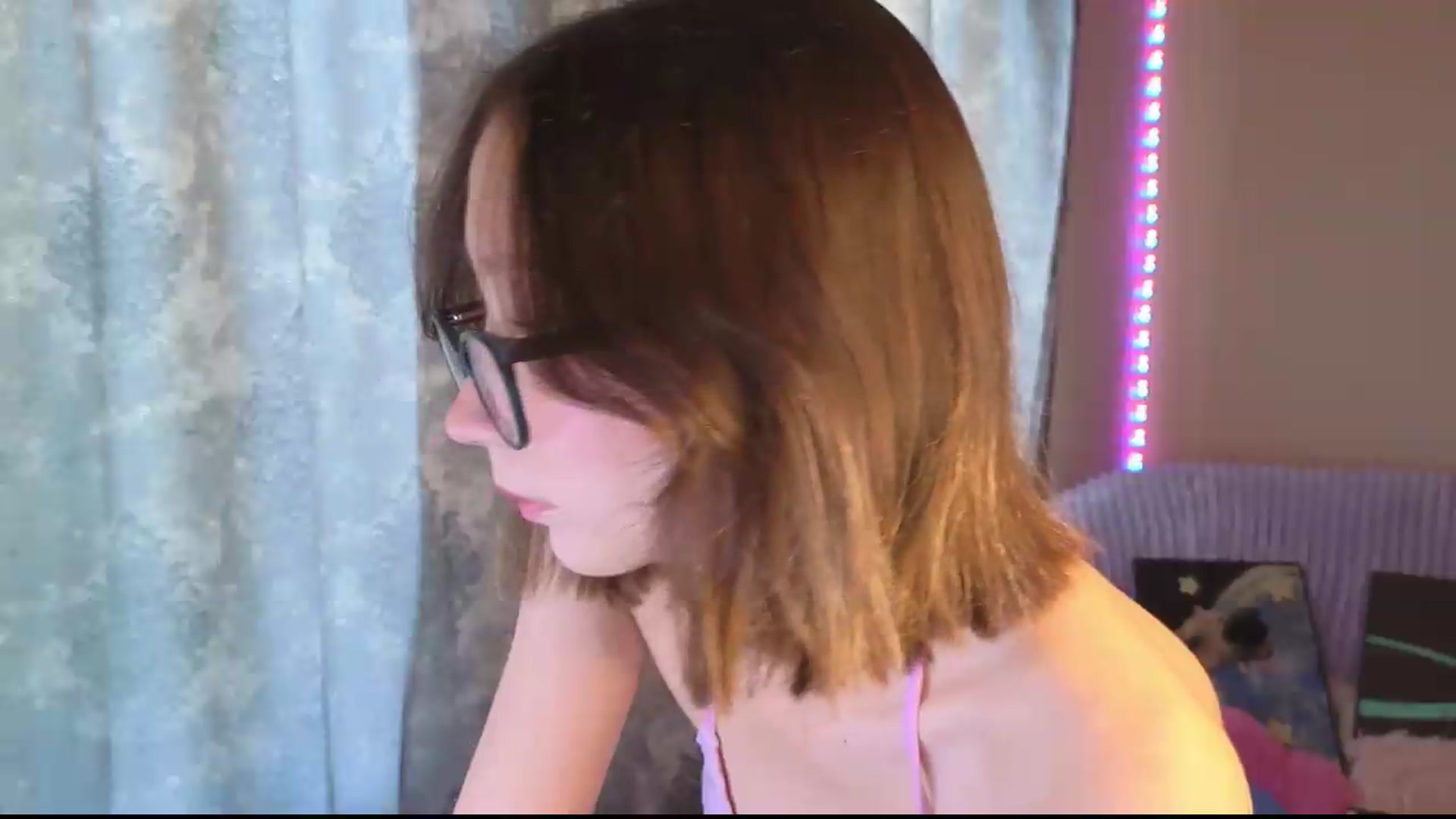 Gallery image thumbnail from Karolinacreamm's myfreecams stream on, 09/20/2026, 12:45 image 11 of 20