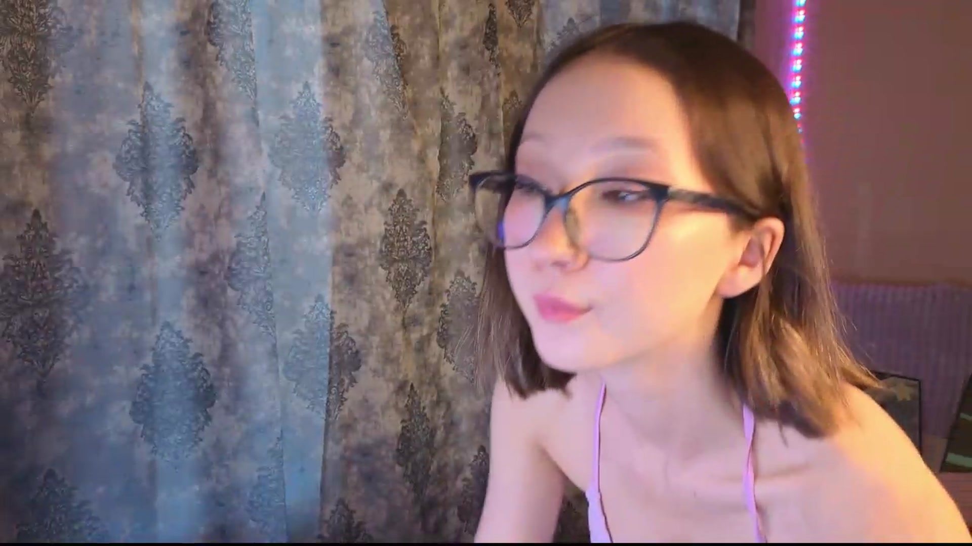 Gallery image thumbnail from Karolinacreamm's myfreecams stream on, 09/21/2026, 14:35 image 3 of 20
