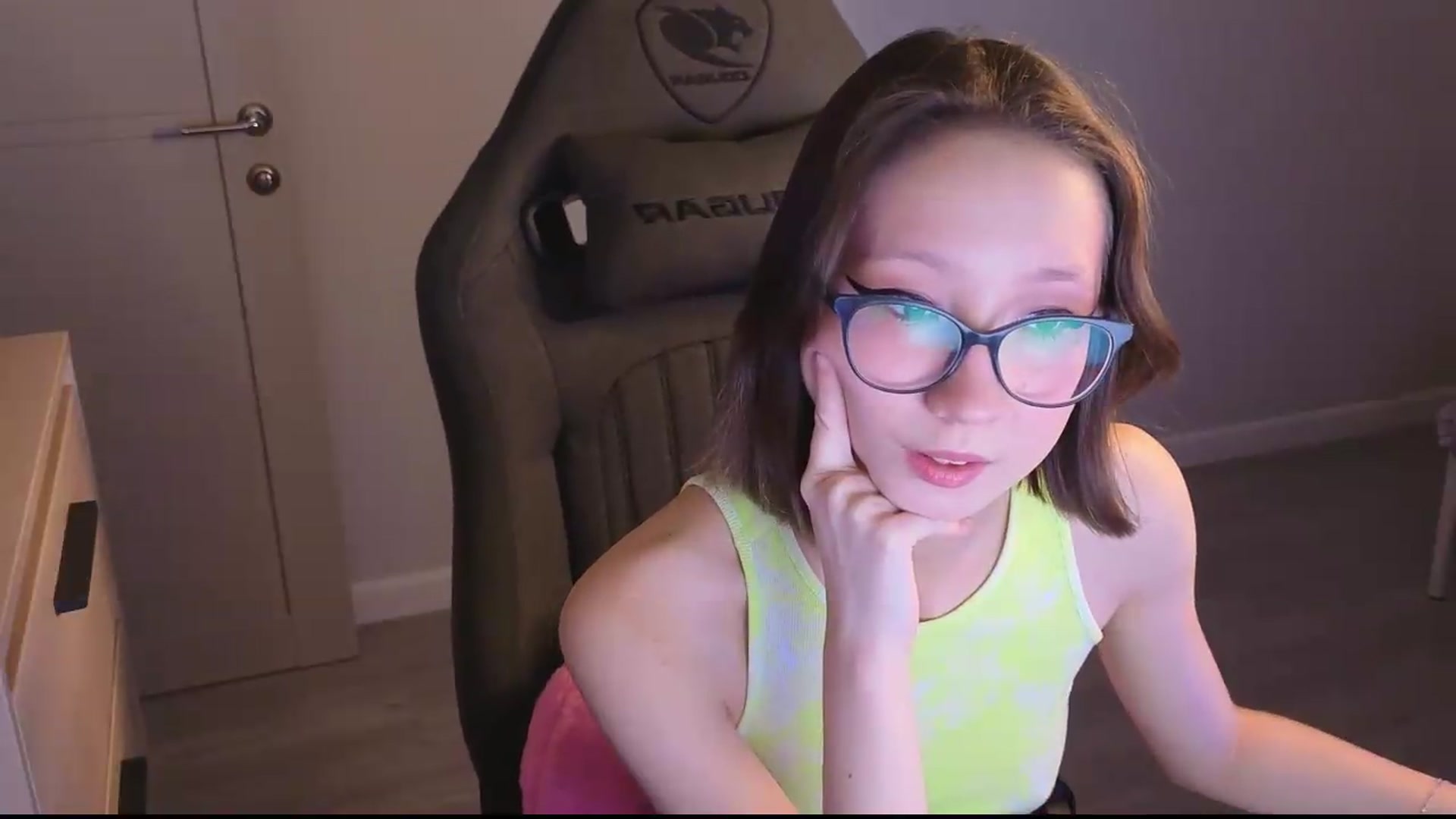Gallery image thumbnail from Karolinacreamm's myfreecams stream on, 09/24/2026, 21:20 image 16 of 20