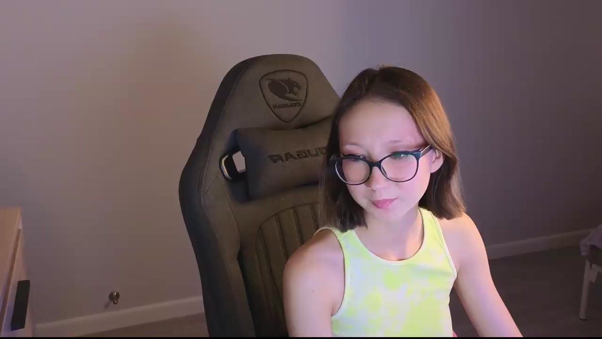 Gallery image thumbnail from Karolinacreamm's myfreecams stream on, 09/24/2026, 22:22 image 17 of 20