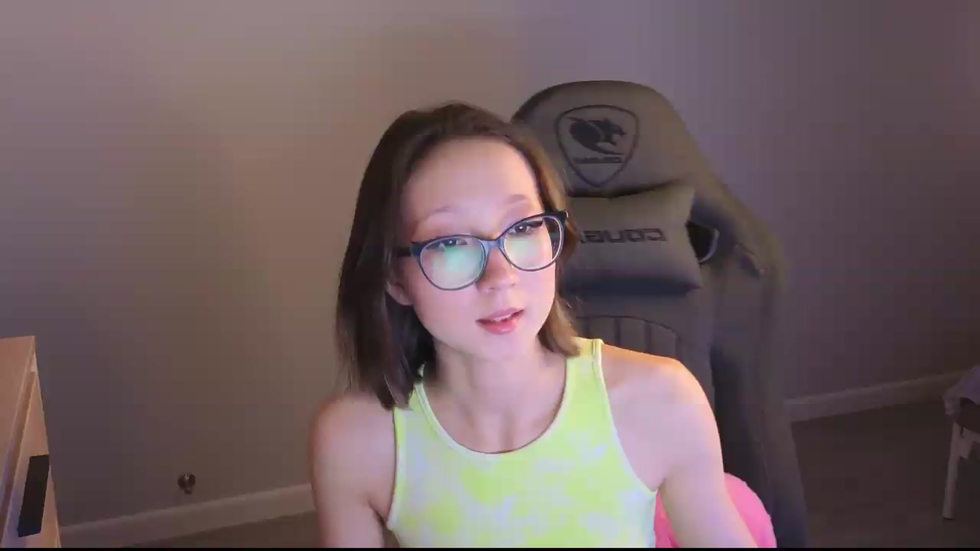 Gallery image thumbnail from Karolinacreamm's myfreecams stream on, 09/24/2026, 22:22 image 2 of 20