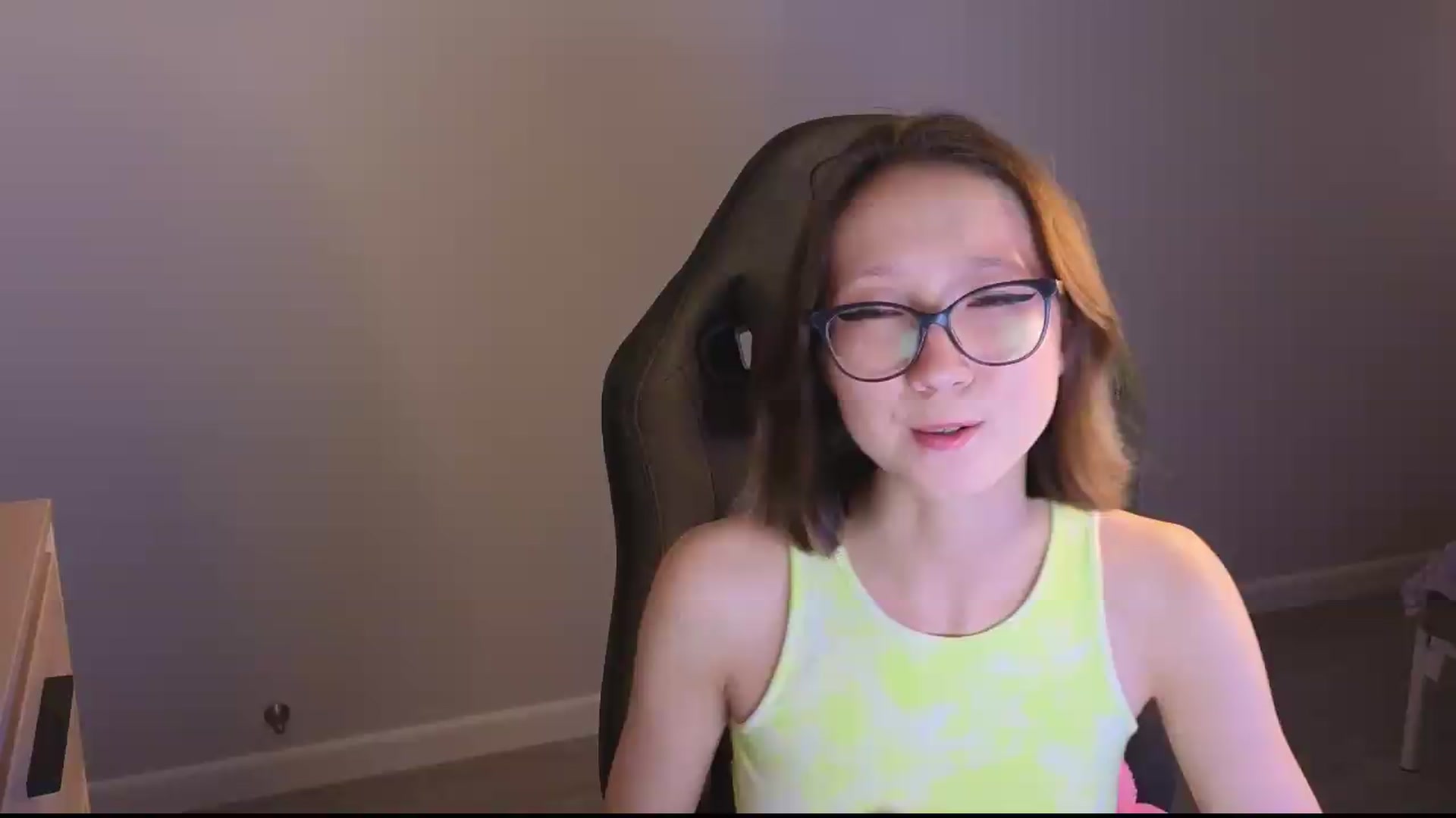 Gallery image thumbnail from Karolinacreamm's myfreecams stream on, 09/24/2026, 22:22 image 1 of 20