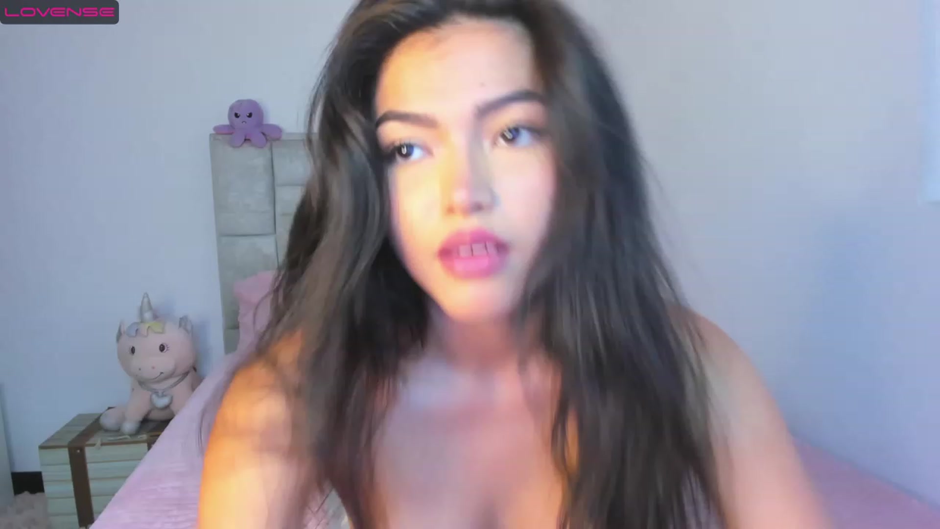 Gallery image thumbnail from KarolynPears's myfreecams stream on, 11/18/2022, 21:00 image 10 of 20