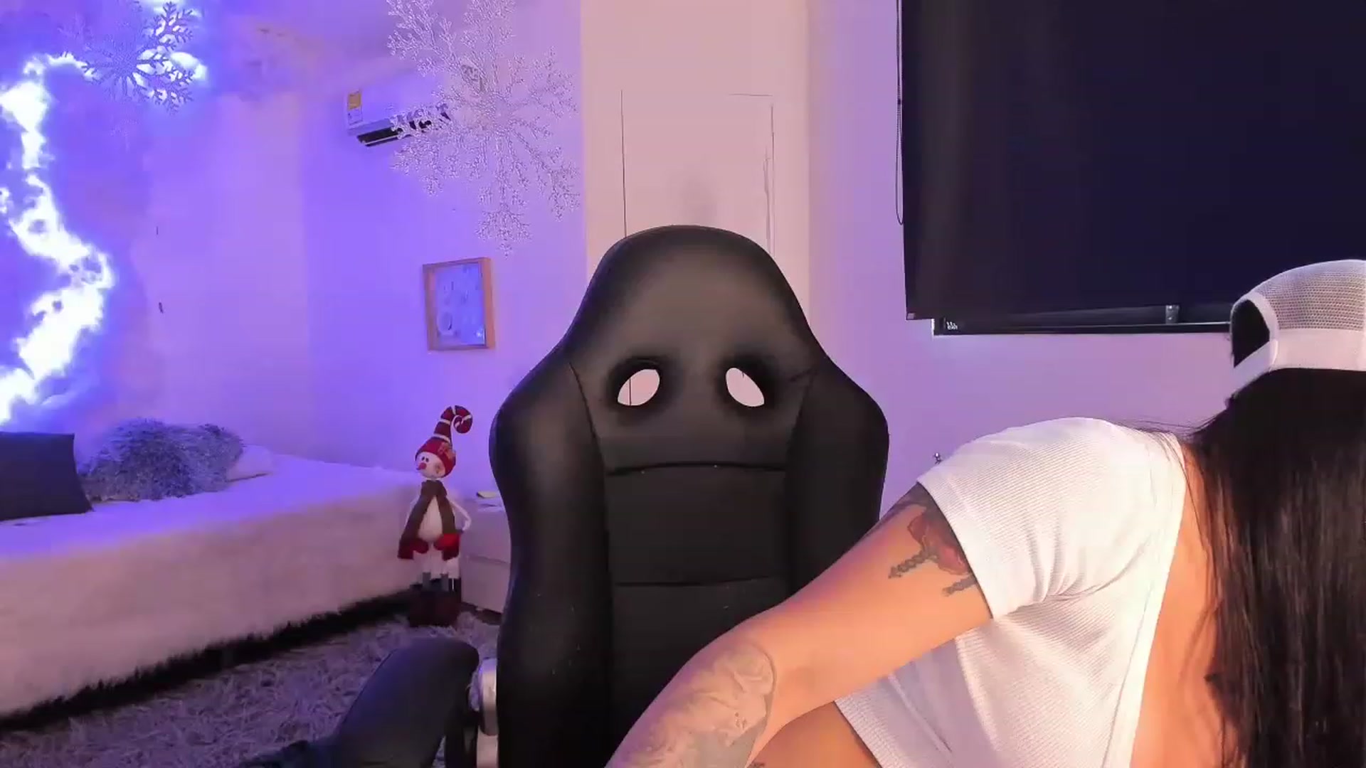 Gallery image thumbnail from Kas__'s myfreecams stream on, 12/02/2022, 18:10 image 13 of 20