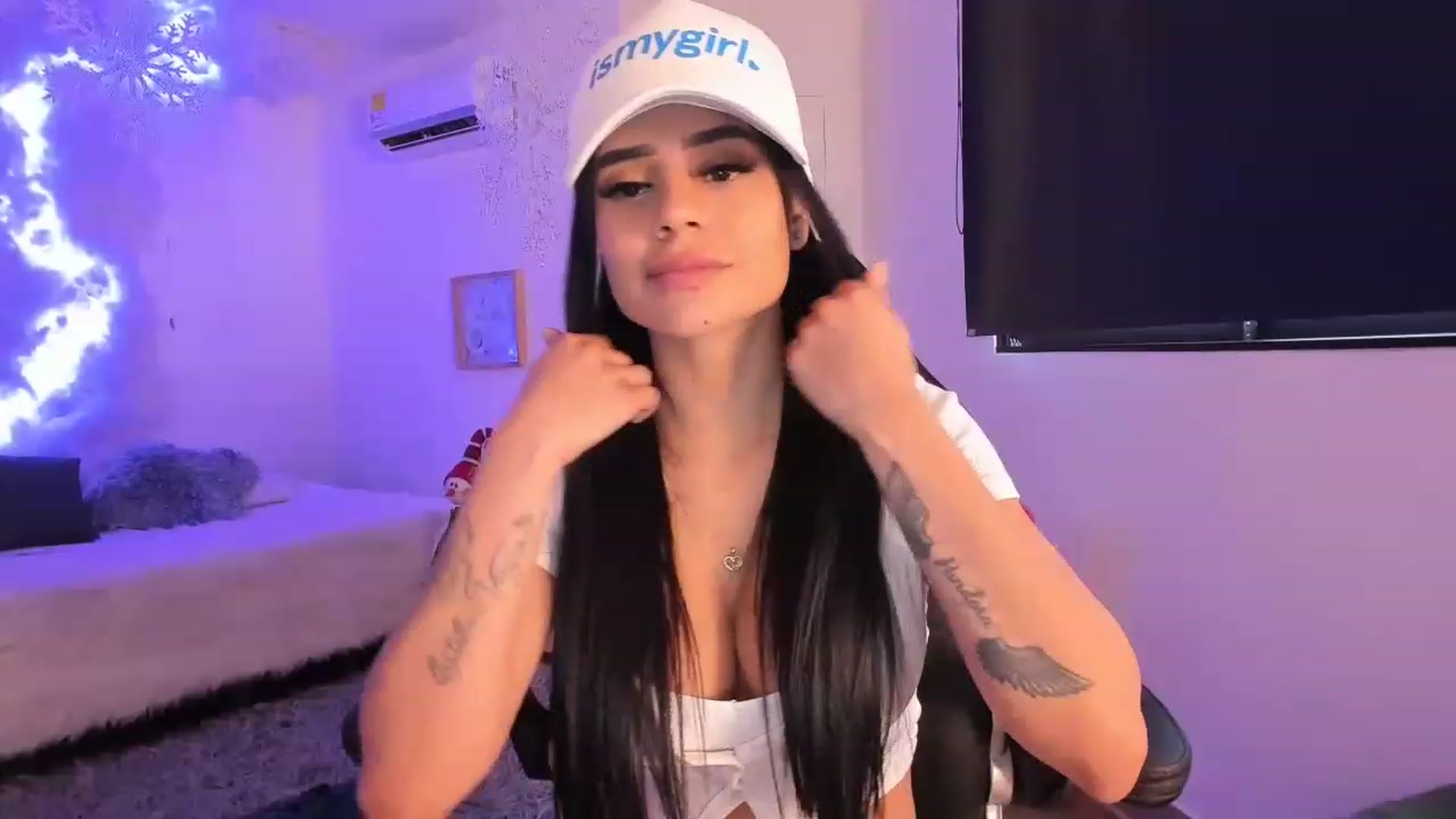 Gallery image thumbnail from Kas__'s myfreecams stream on, 12/02/2022, 18:10 image 10 of 20