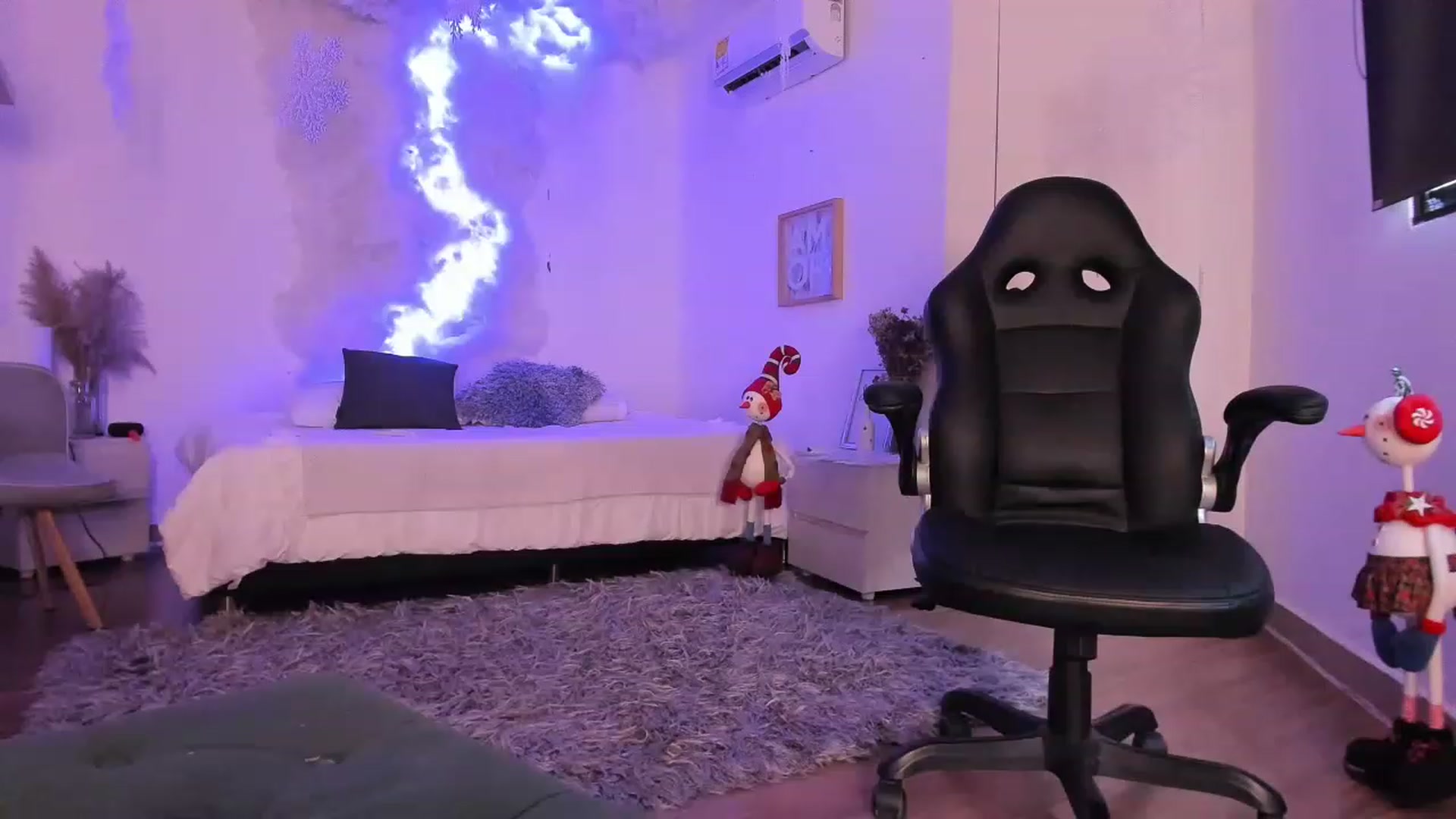 Gallery image thumbnail from Kas__'s myfreecams stream on, 12/02/2022, 19:44 image 17 of 20