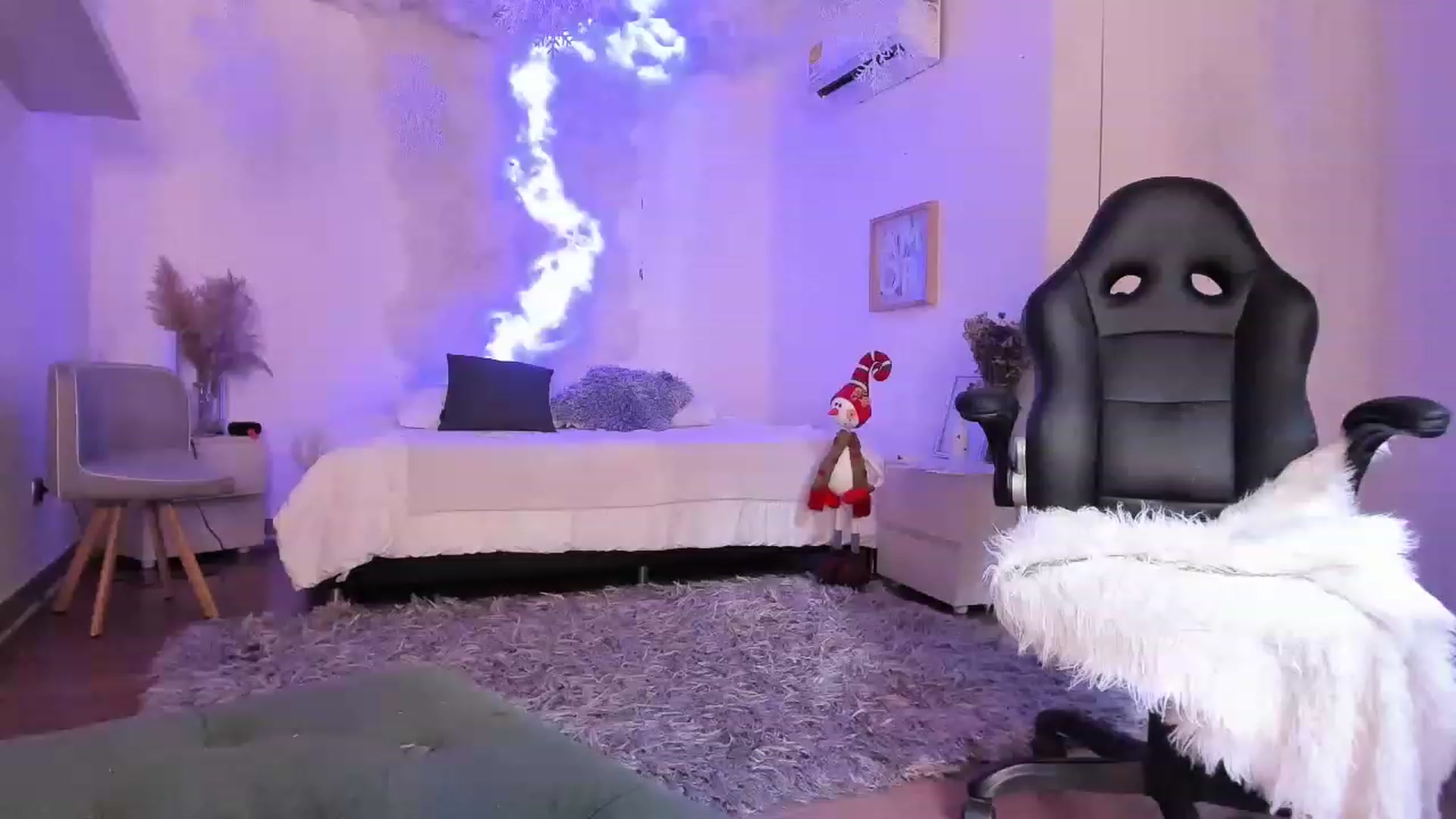 Gallery image thumbnail from Kas__'s myfreecams stream on, 12/02/2022, 19:44 image 16 of 20