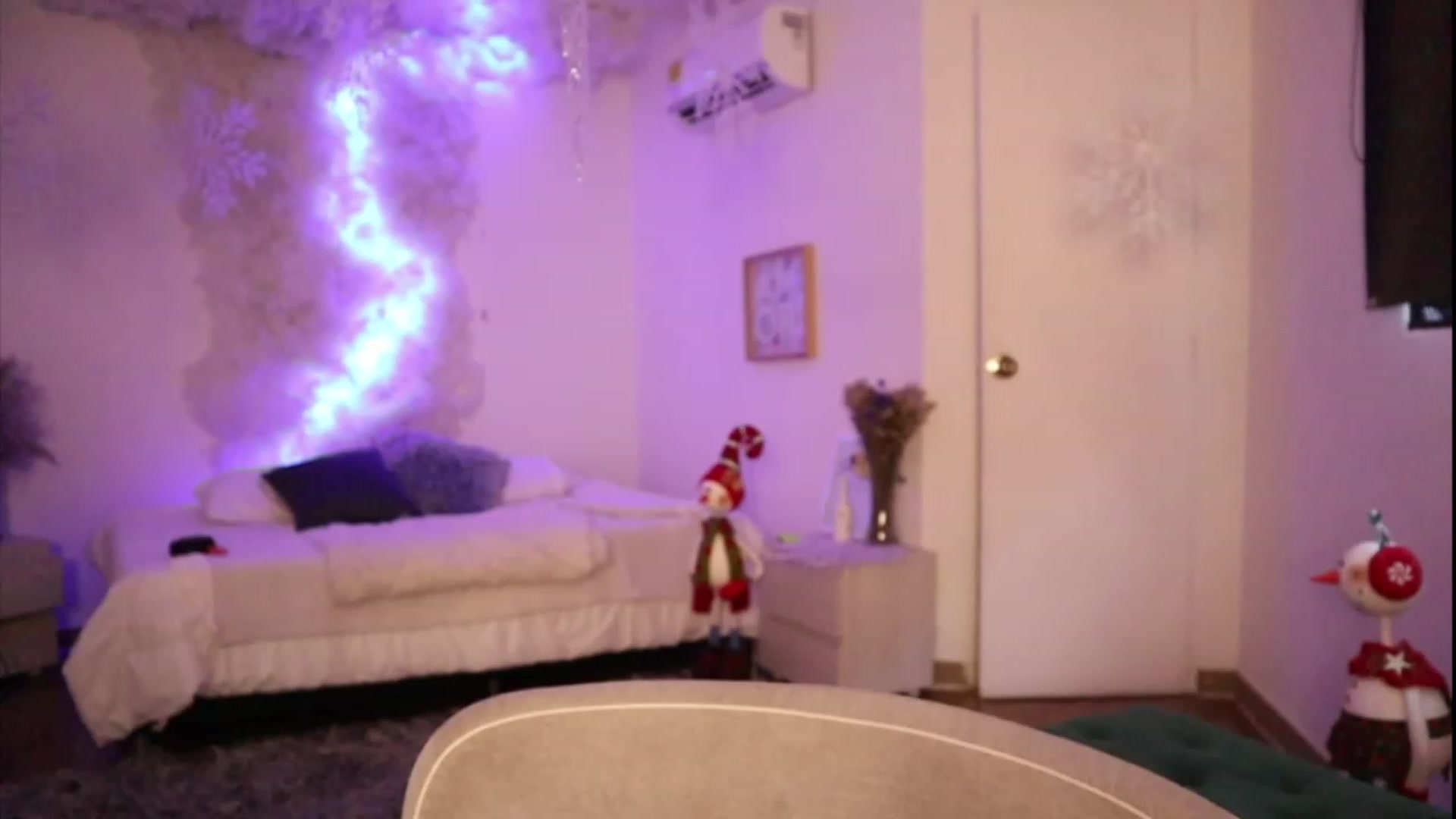 Gallery image thumbnail from Kas__'s myfreecams stream on, 12/03/2022, 17:32 image 7 of 20