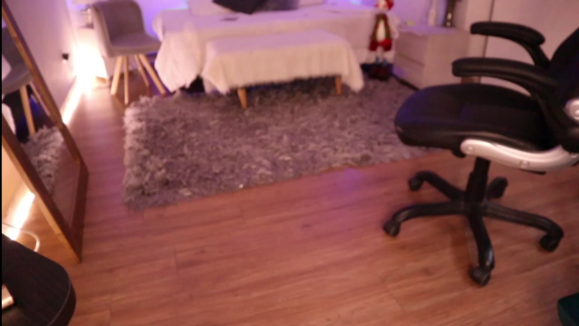 Gallery image thumbnail from Kas__'s myfreecams stream on, 12/04/2022, 20:24 image 20 of 20