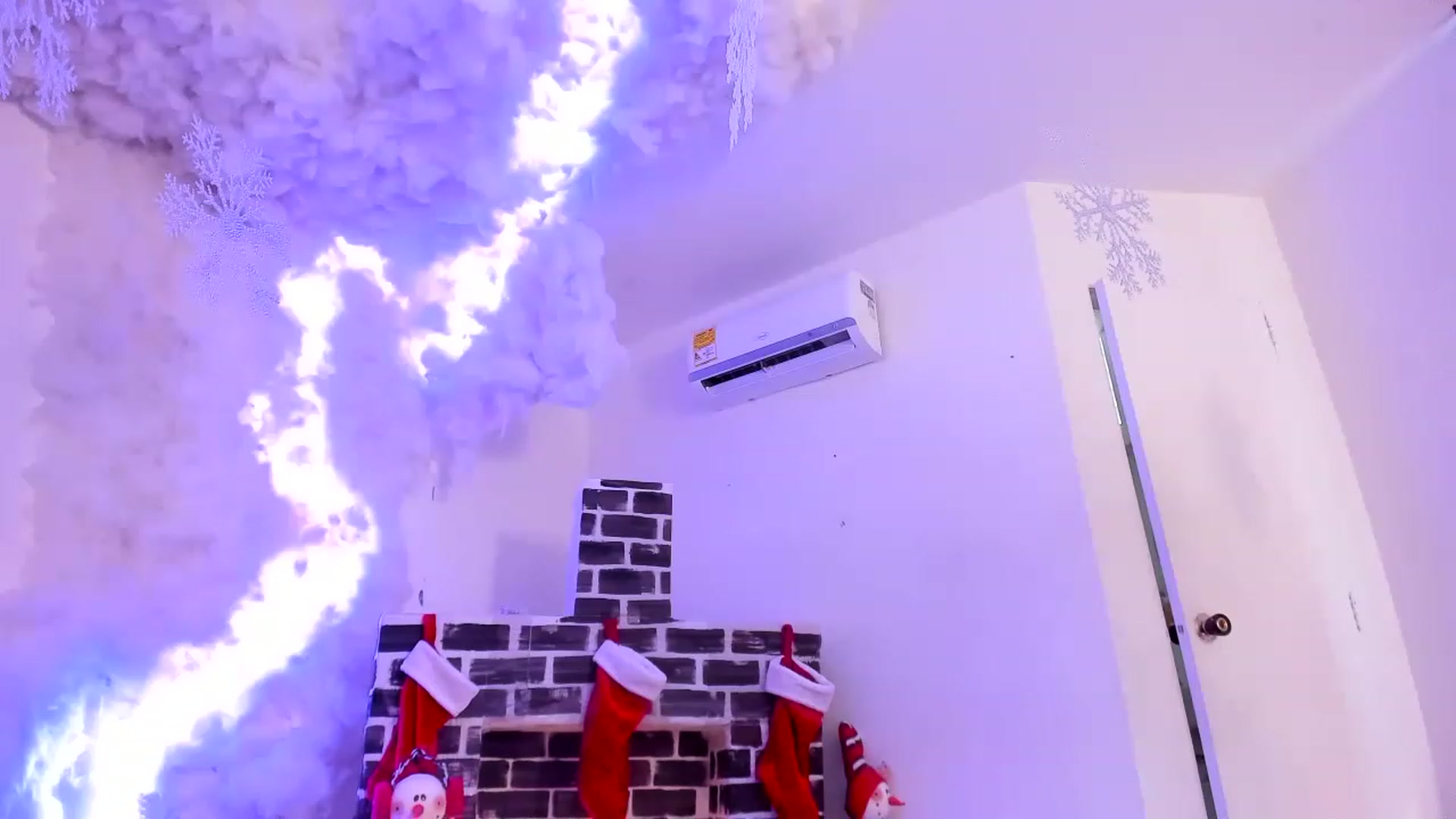 Gallery image thumbnail from Kas__'s myfreecams stream on, 12/21/2022, 15:58 image 19 of 20