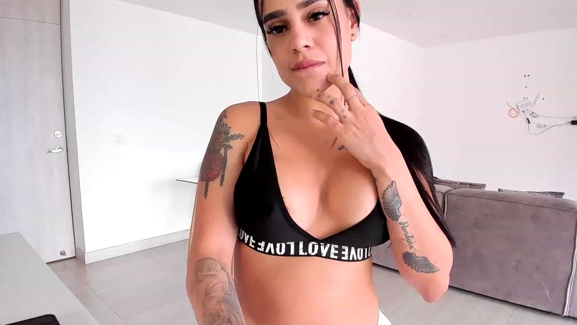 Gallery image thumbnail from Kas__'s myfreecams stream on, 05/14/2023, 19:17 image 18 of 20