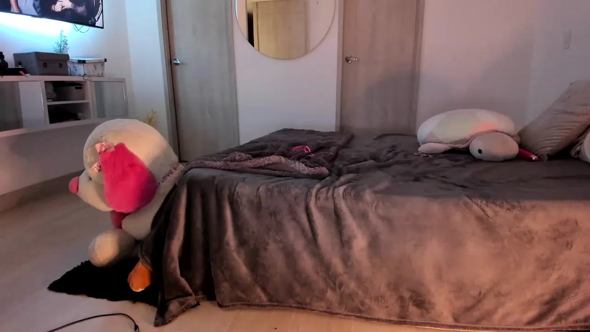Gallery image thumbnail from Kas__'s myfreecams stream on, 06/10/2023, 24:26 image 1 of 20