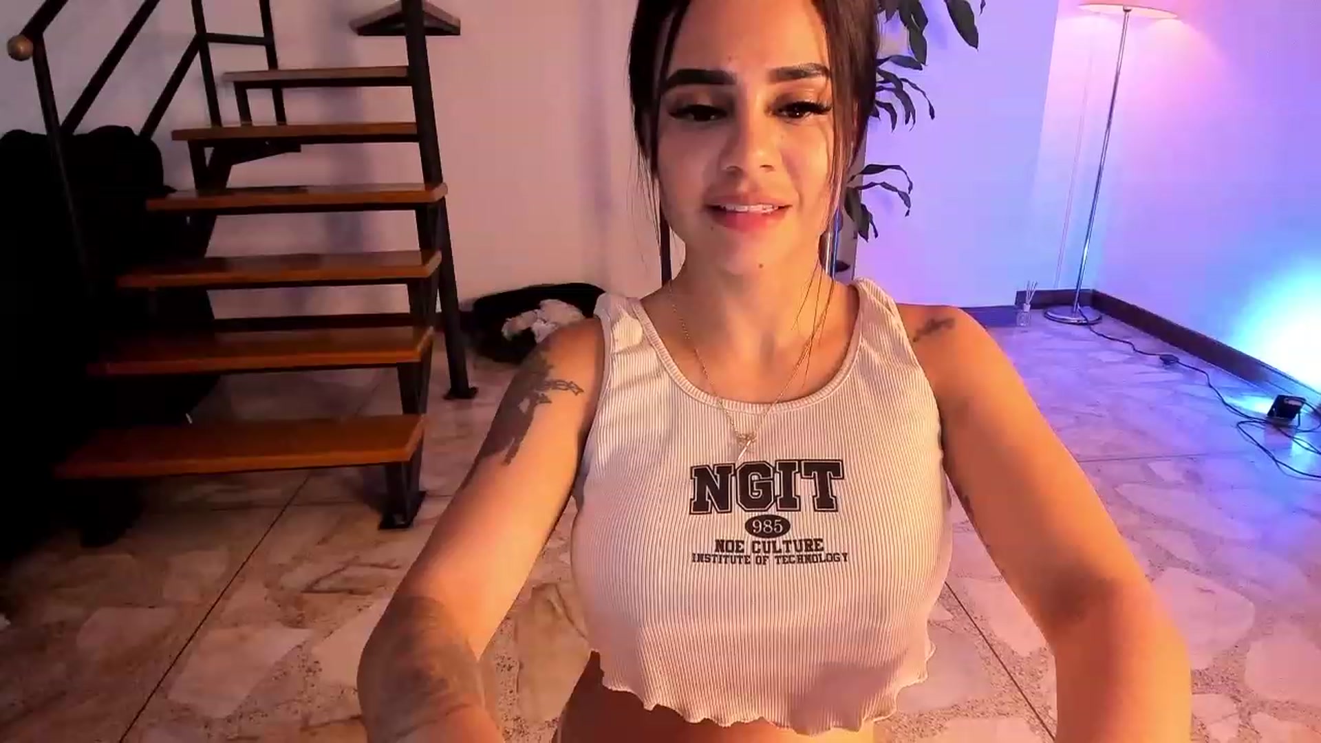 Gallery image thumbnail from Kas__'s myfreecams stream on, 06/19/2023, 23:23 image 17 of 20