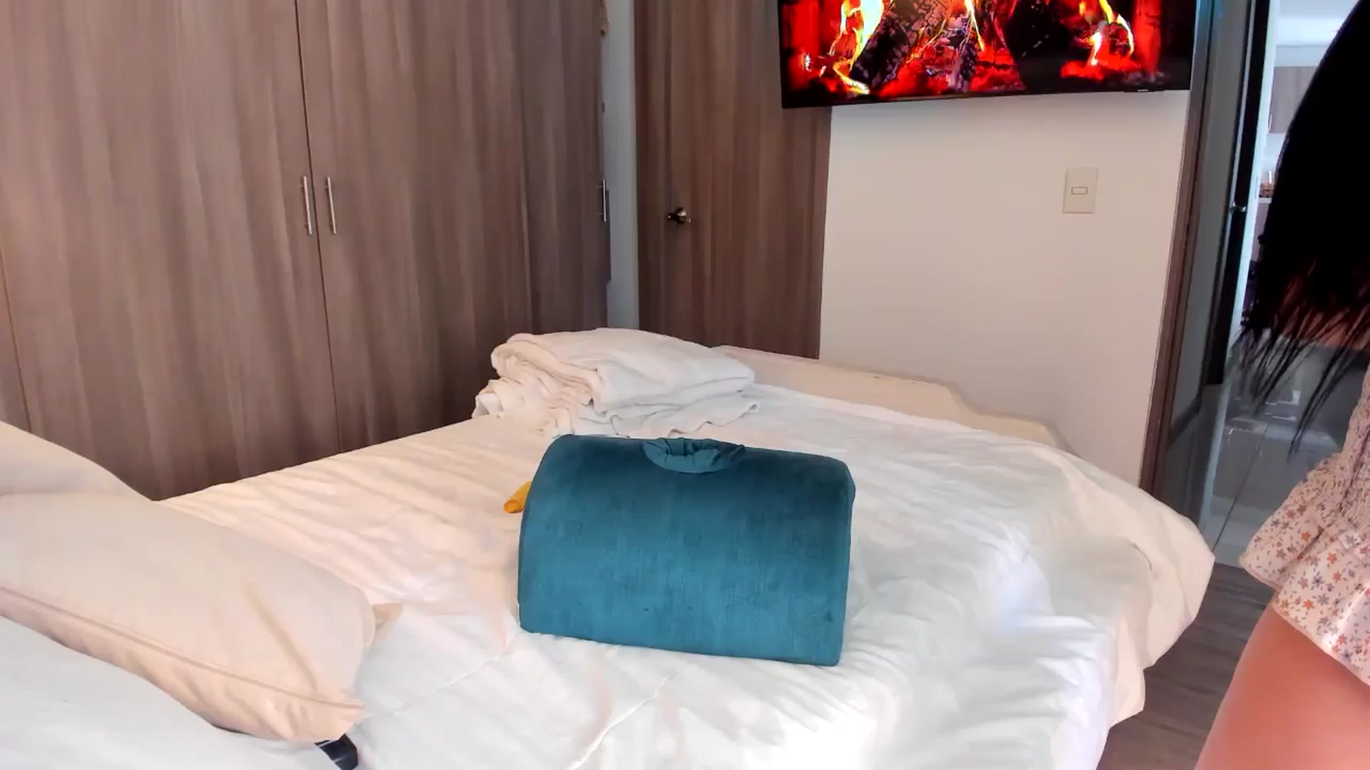 Gallery image thumbnail from Kas__'s myfreecams stream on, 05/27/2024, 15:52 image 19 of 20