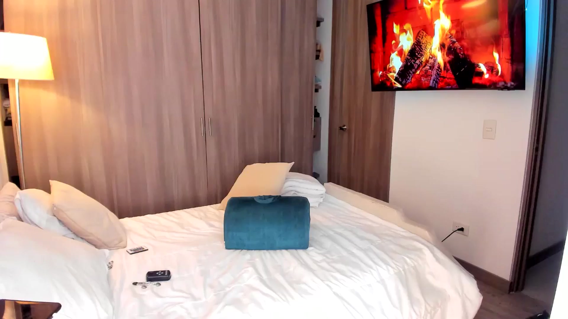 Gallery image thumbnail from Kas__'s myfreecams stream on, 05/27/2024, 17:46 image 11 of 20