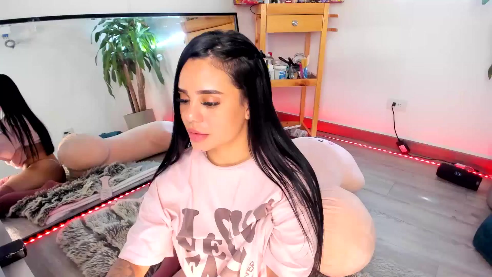 Gallery image thumbnail from Kas__'s myfreecams stream on, 05/30/2024, 15:03 image 20 of 20