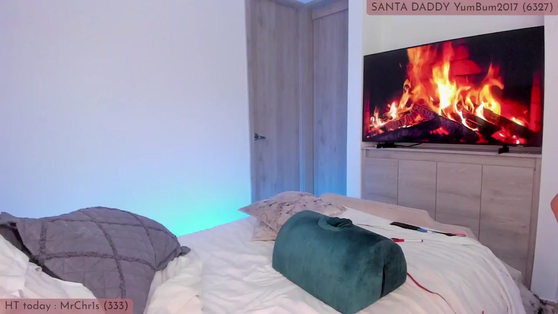 Gallery image thumbnail from Kas__'s myfreecams stream on, 12/25/2024, 20:42 image 18 of 20
