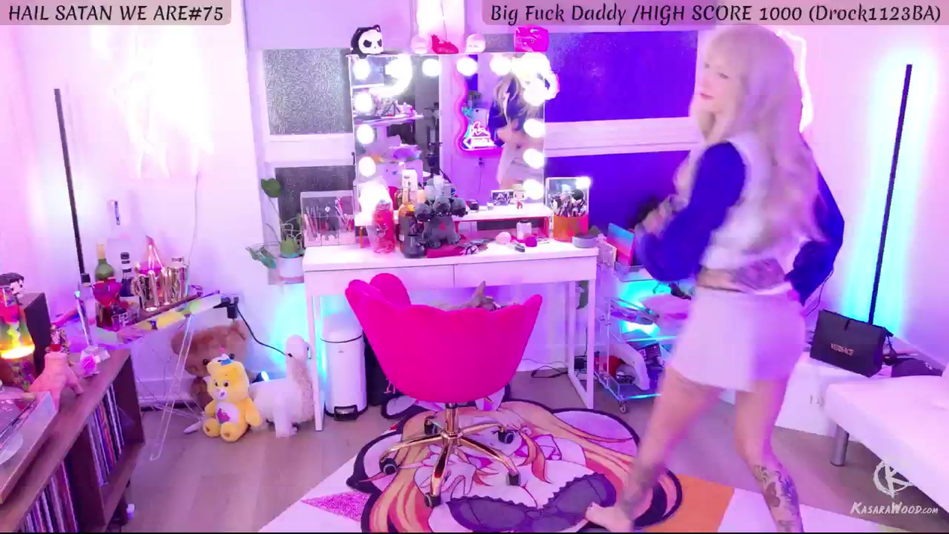 Gallery image thumbnail from KasaraWood's myfreecams stream on, 08/07/2024, 03:54 image 10 of 20