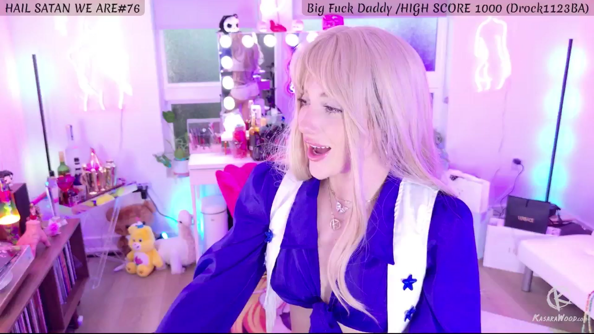 Gallery image thumbnail from KasaraWood's myfreecams stream on, 08/07/2024, 03:54 image 6 of 20