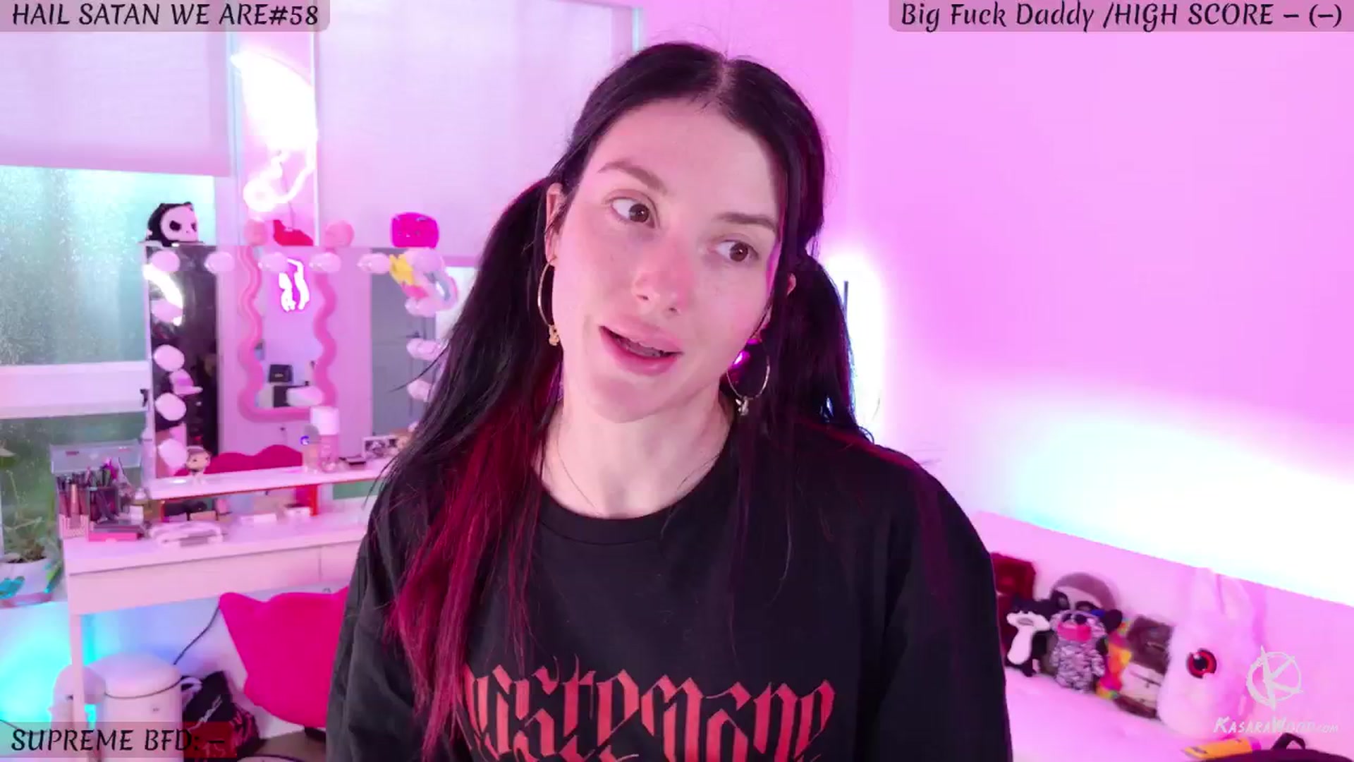 Gallery image thumbnail from KasaraWood's myfreecams stream on, 08/29/2024, 04:12 image 1 of 20