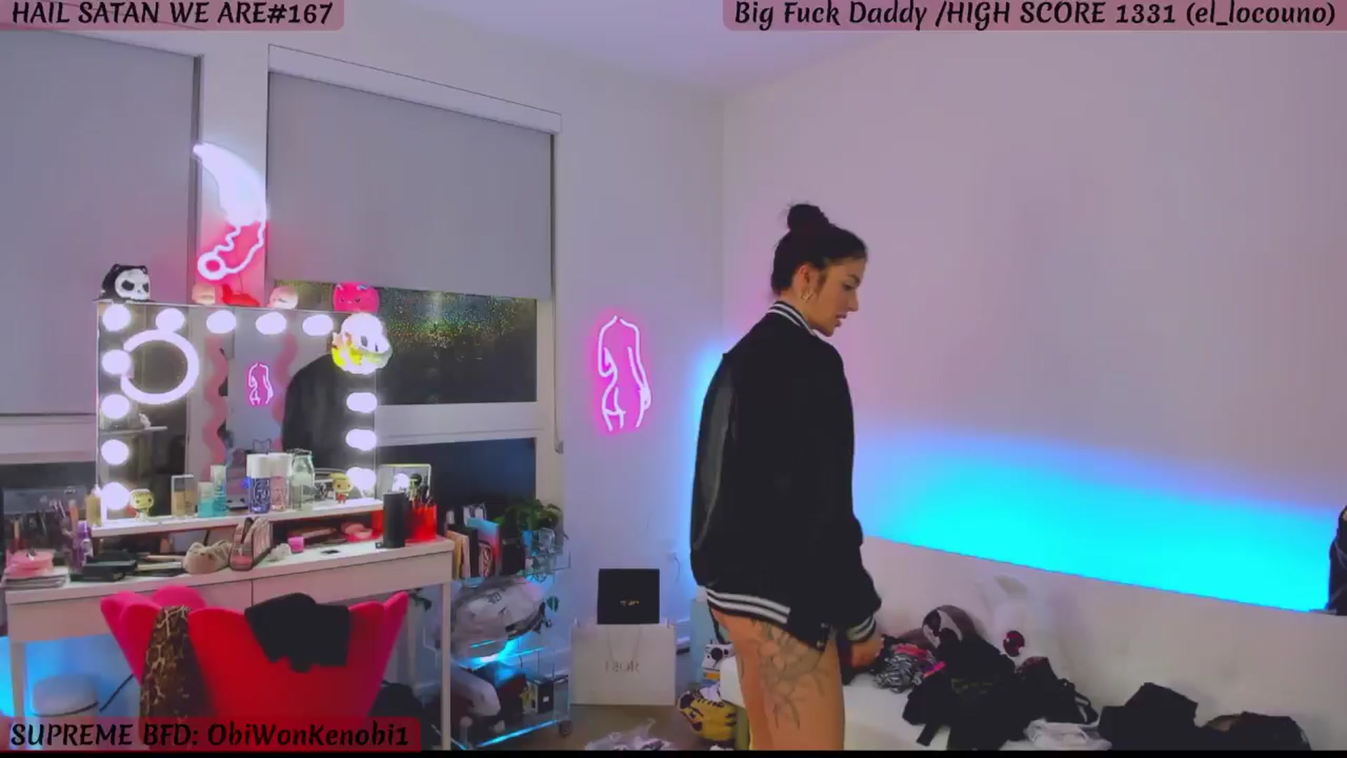 Gallery image thumbnail from KasaraWood's myfreecams stream on, 09/25/2024, 05:05 image 6 of 20