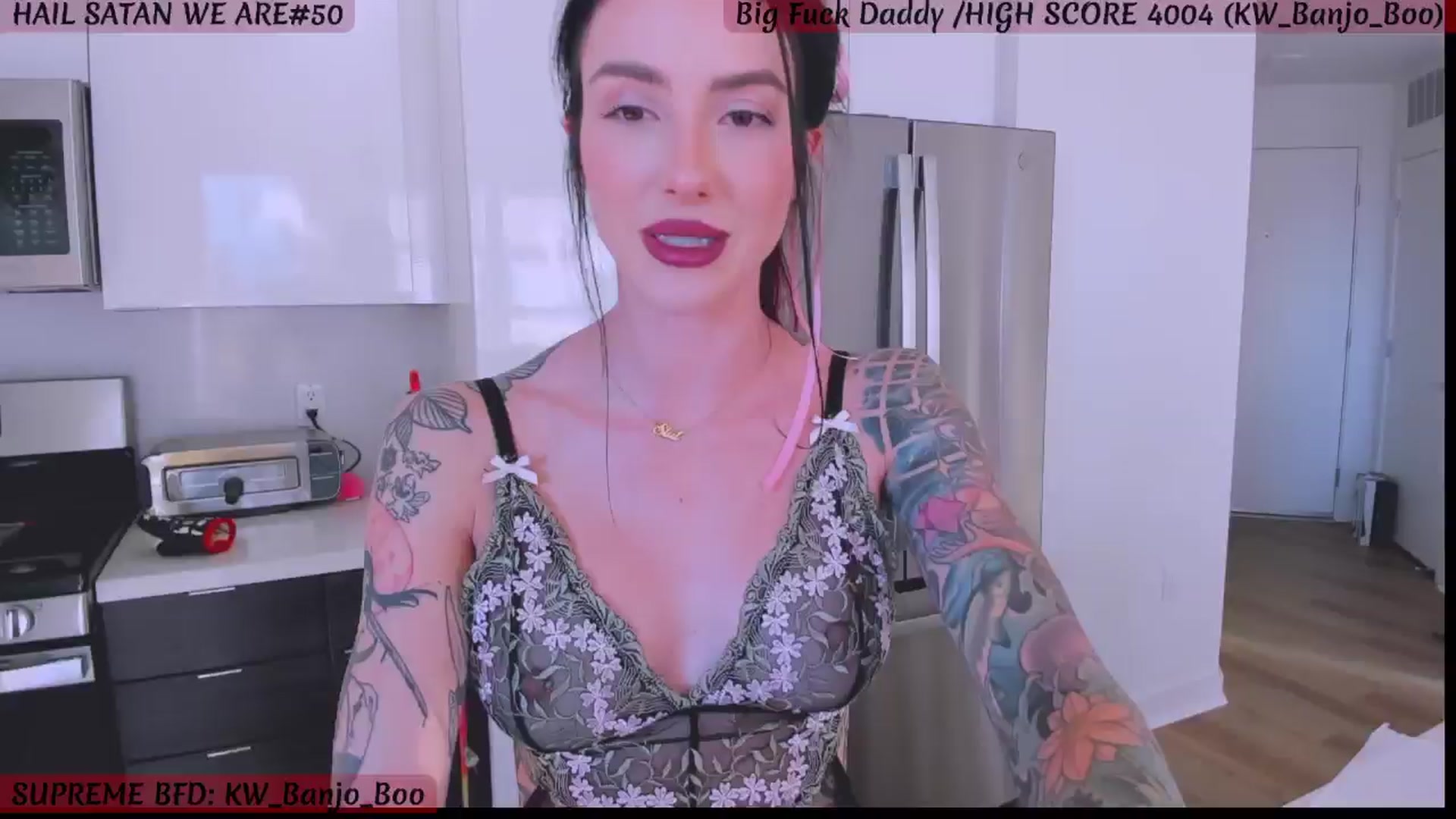 Gallery image thumbnail from KasaraWood's myfreecams stream on, 10/06/2024, 02:10 image 1 of 20