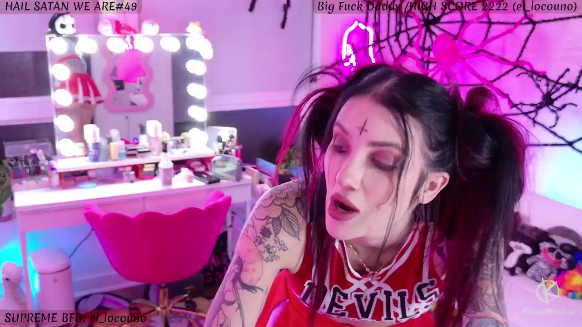 Gallery image thumbnail from KasaraWood's myfreecams stream on, 10/11/2024, 04:06 image 14 of 20