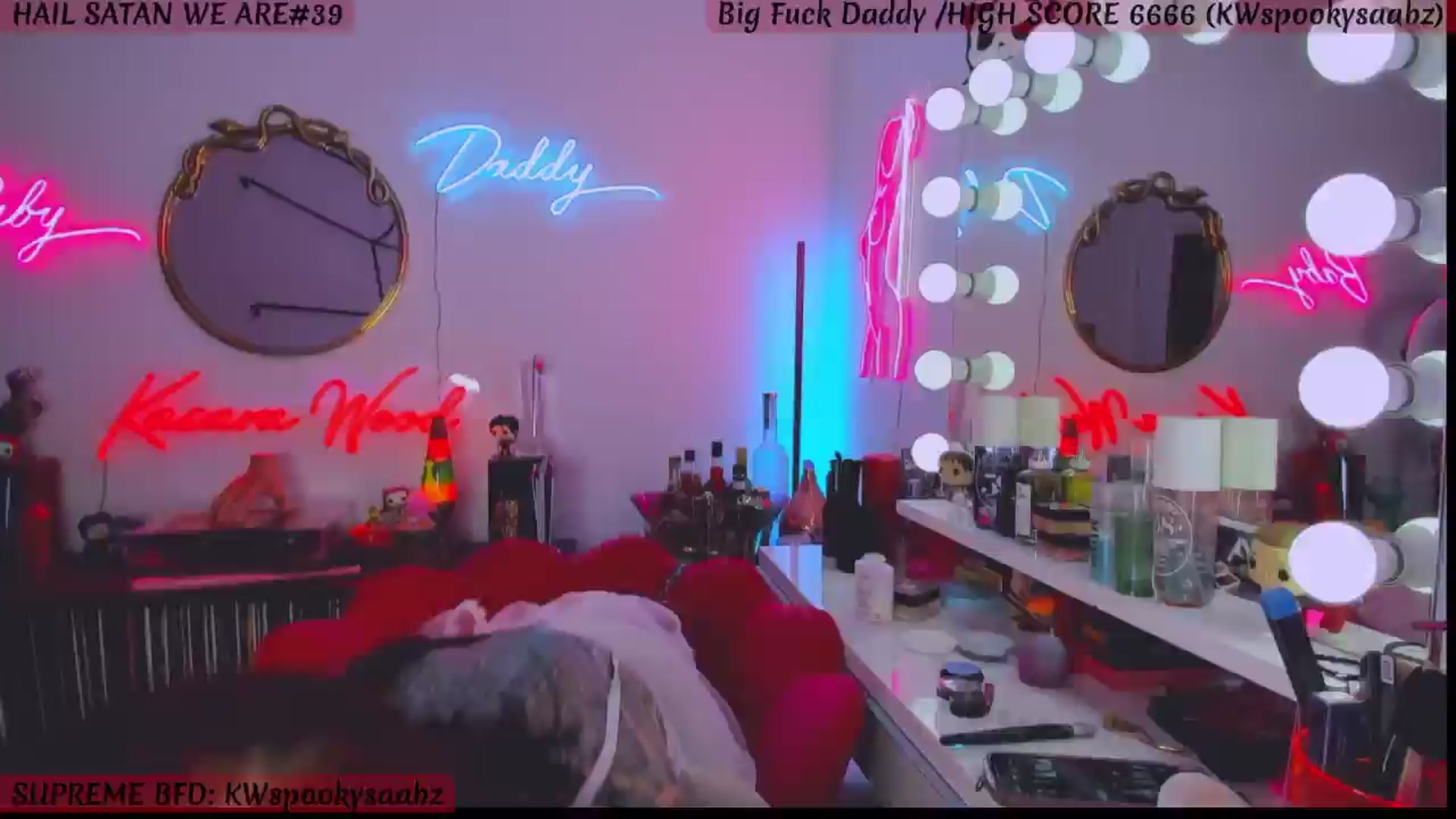 Gallery image thumbnail from KasaraWood's myfreecams stream on, 10/28/2024, 03:44 image 8 of 20