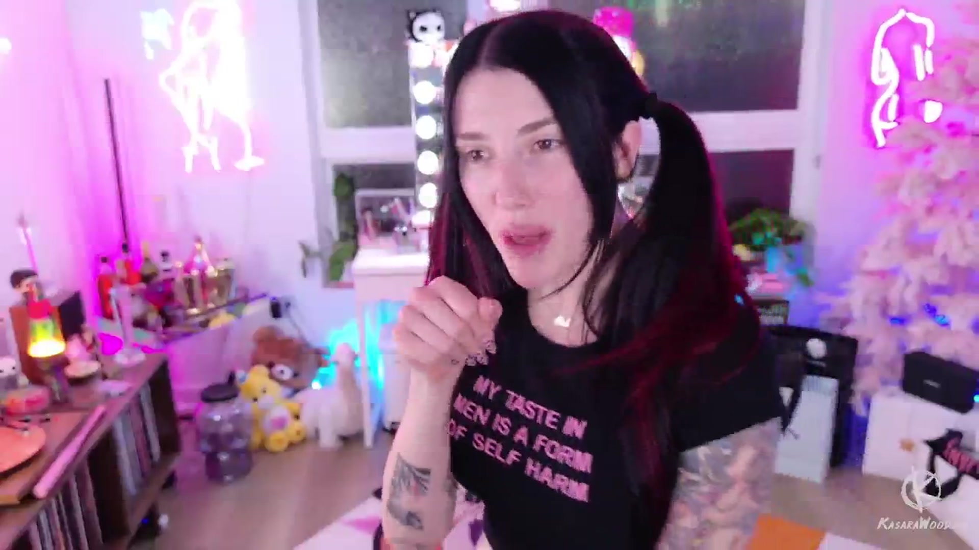 Gallery image thumbnail from KasaraWood's myfreecams stream on, 11/10/2024, 02:31 image 5 of 20