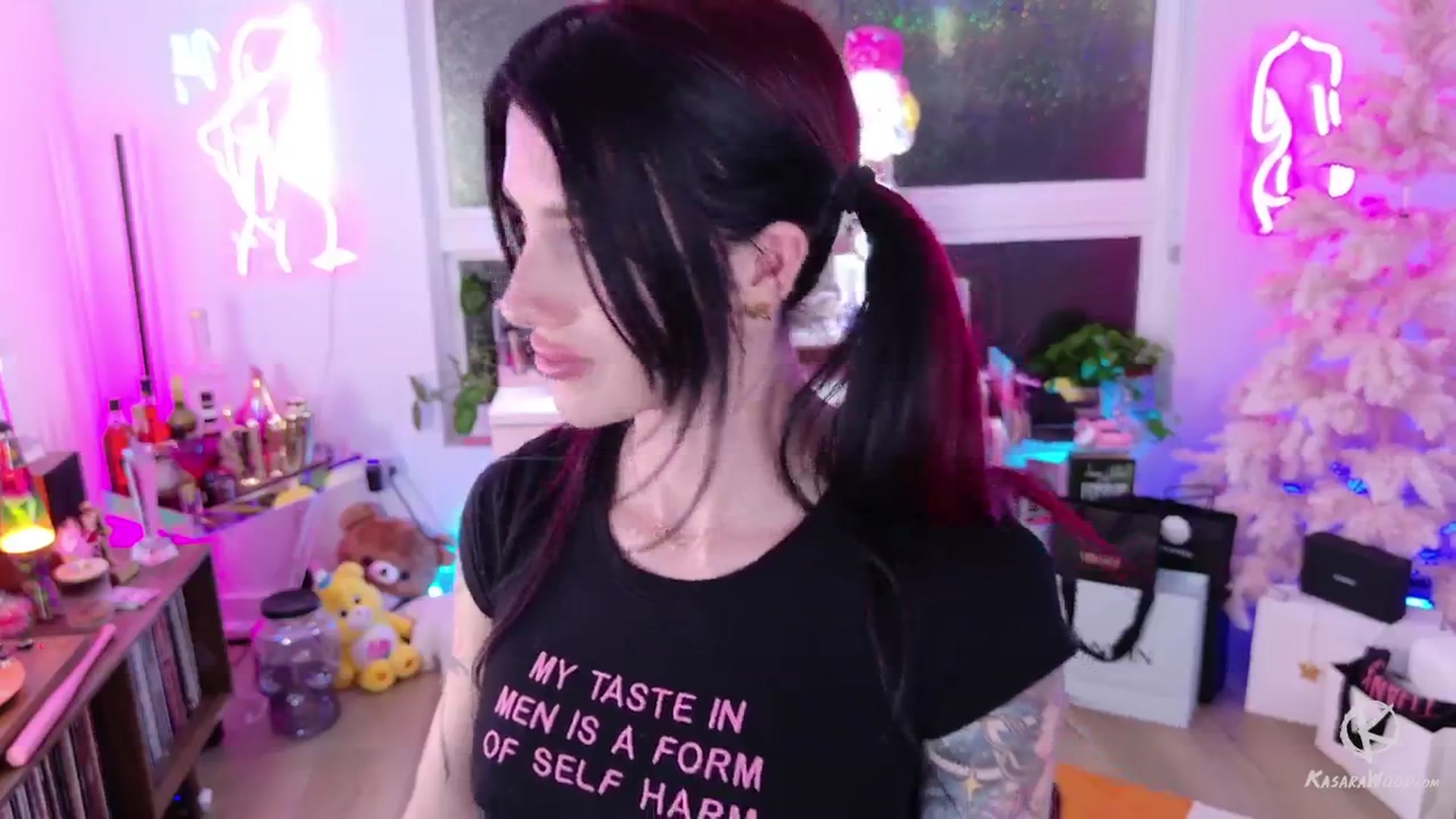 Gallery image thumbnail from KasaraWood's myfreecams stream on, 11/10/2024, 02:31 image 2 of 20