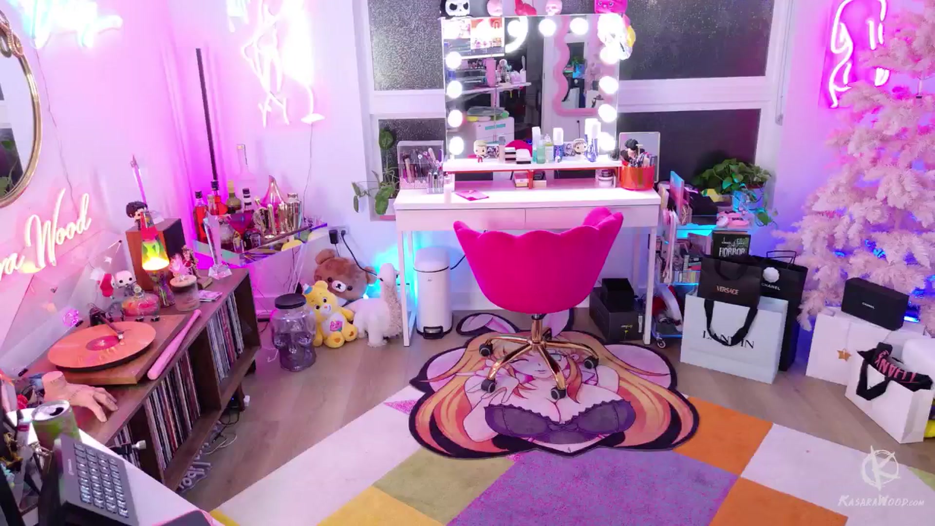 Gallery image thumbnail from KasaraWood's myfreecams stream on, 11/10/2024, 02:31 image 17 of 20