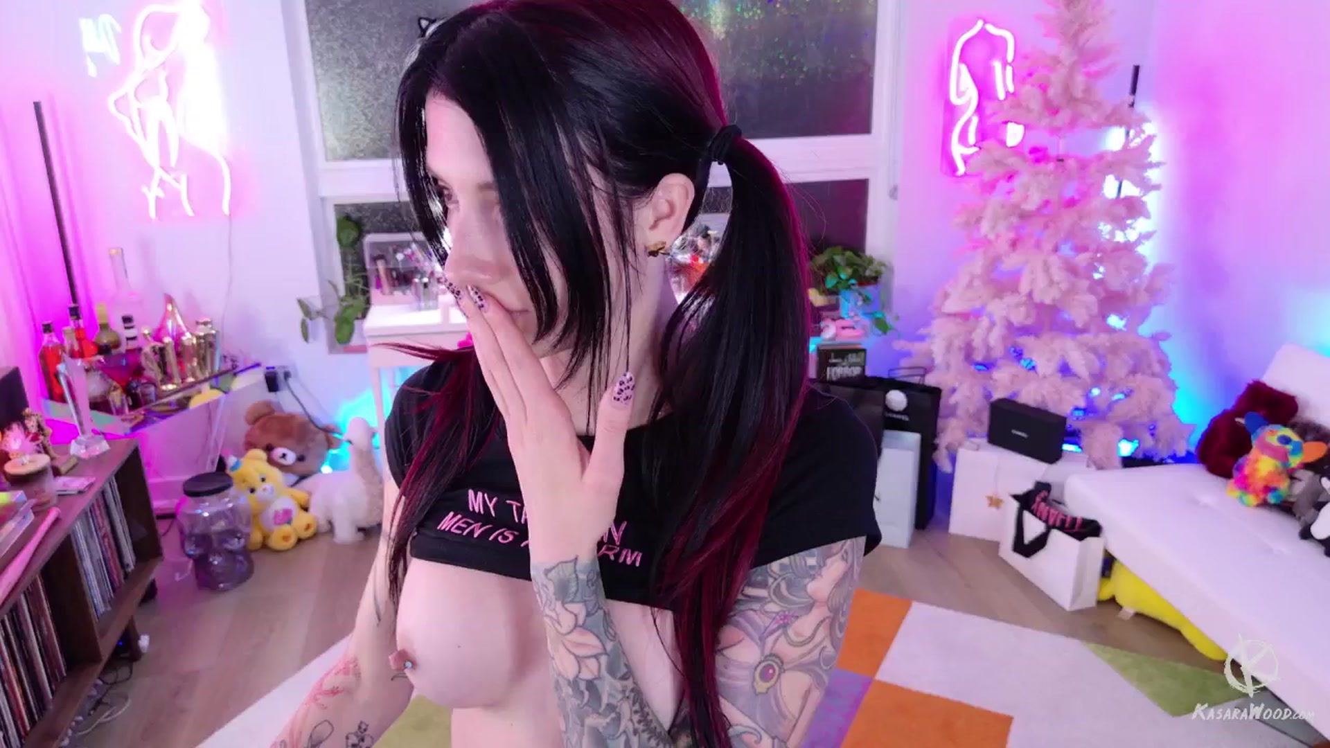 Gallery image thumbnail from KasaraWood's myfreecams stream on, 11/10/2024, 03:31 image 18 of 20