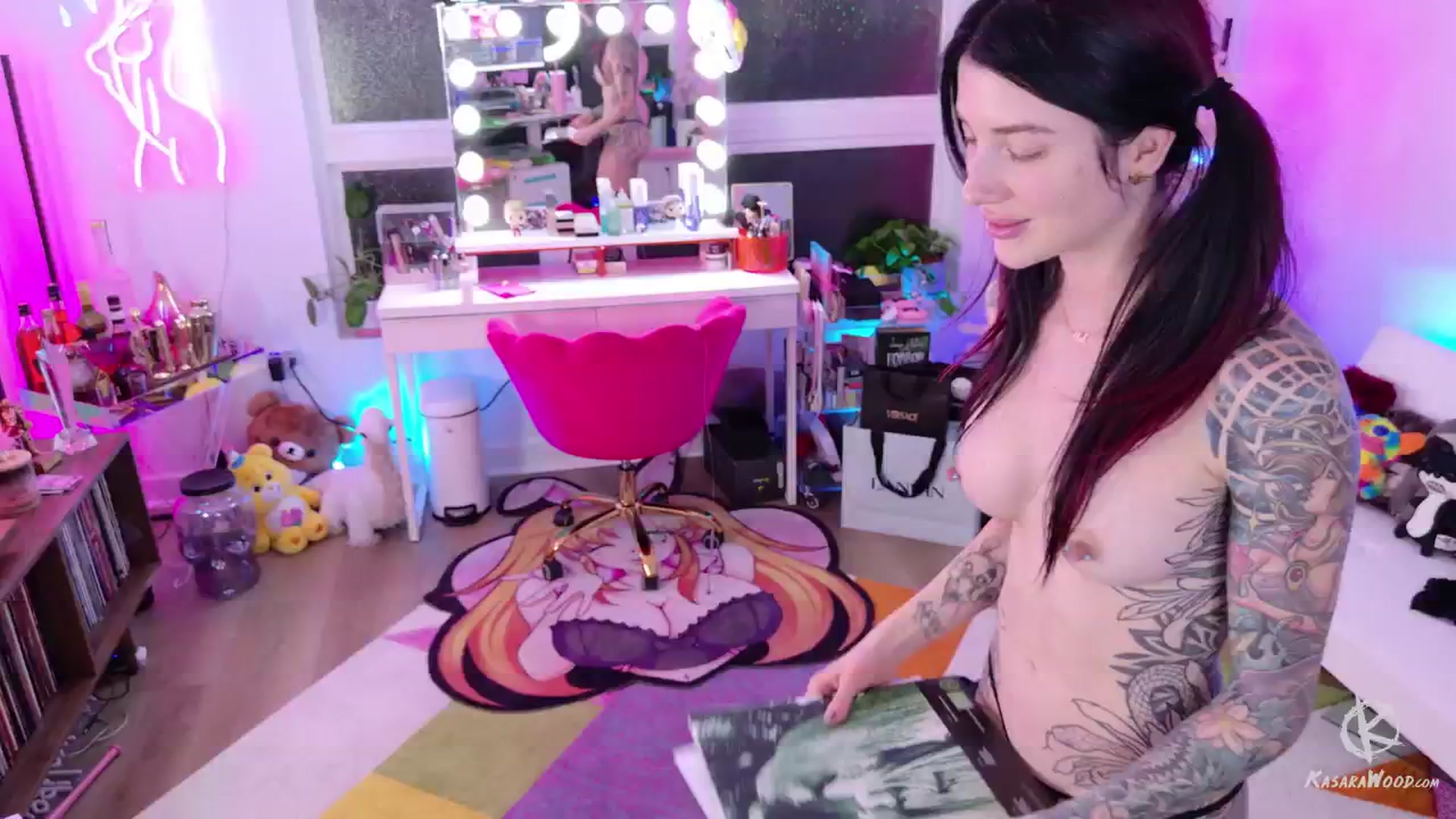 Gallery image thumbnail from KasaraWood's myfreecams stream on, 11/10/2024, 04:54 image 2 of 20