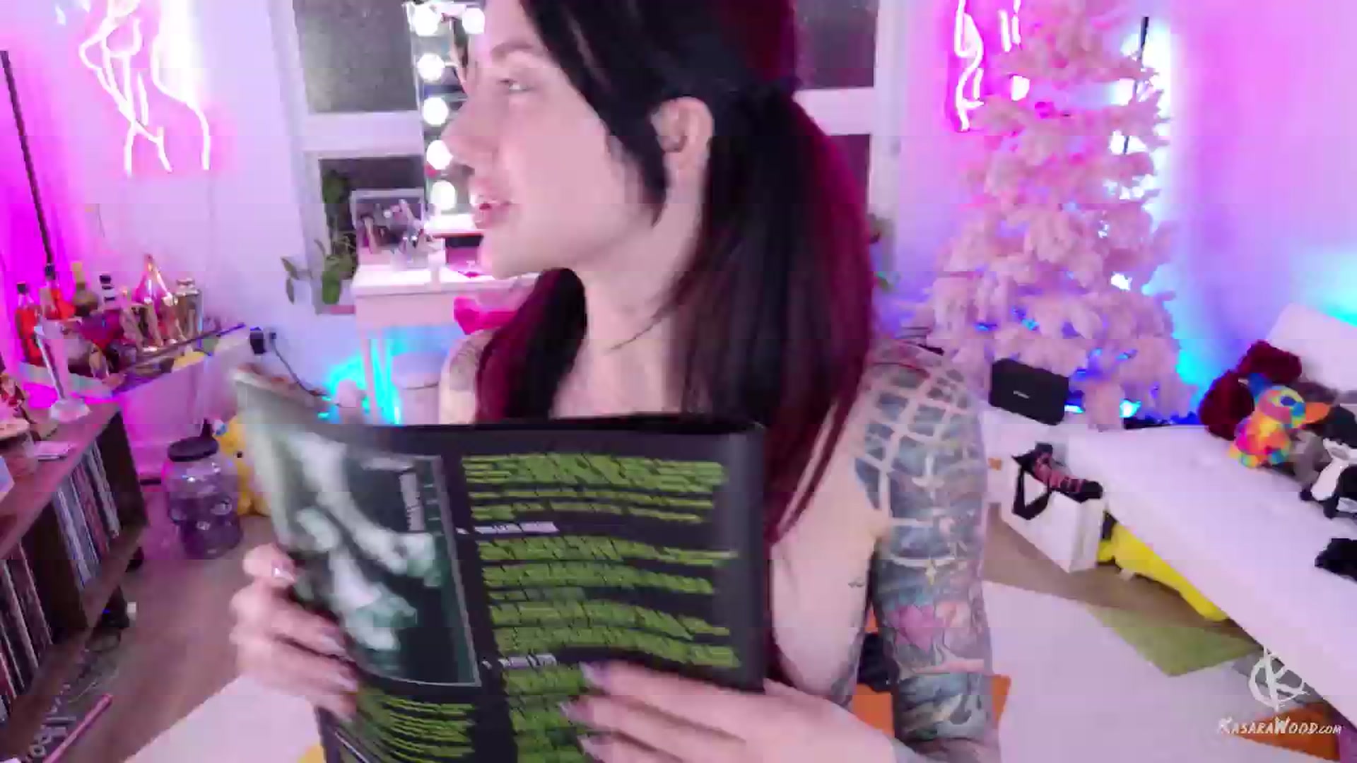 Gallery image thumbnail from KasaraWood's myfreecams stream on, 11/10/2024, 04:54 image 3 of 20