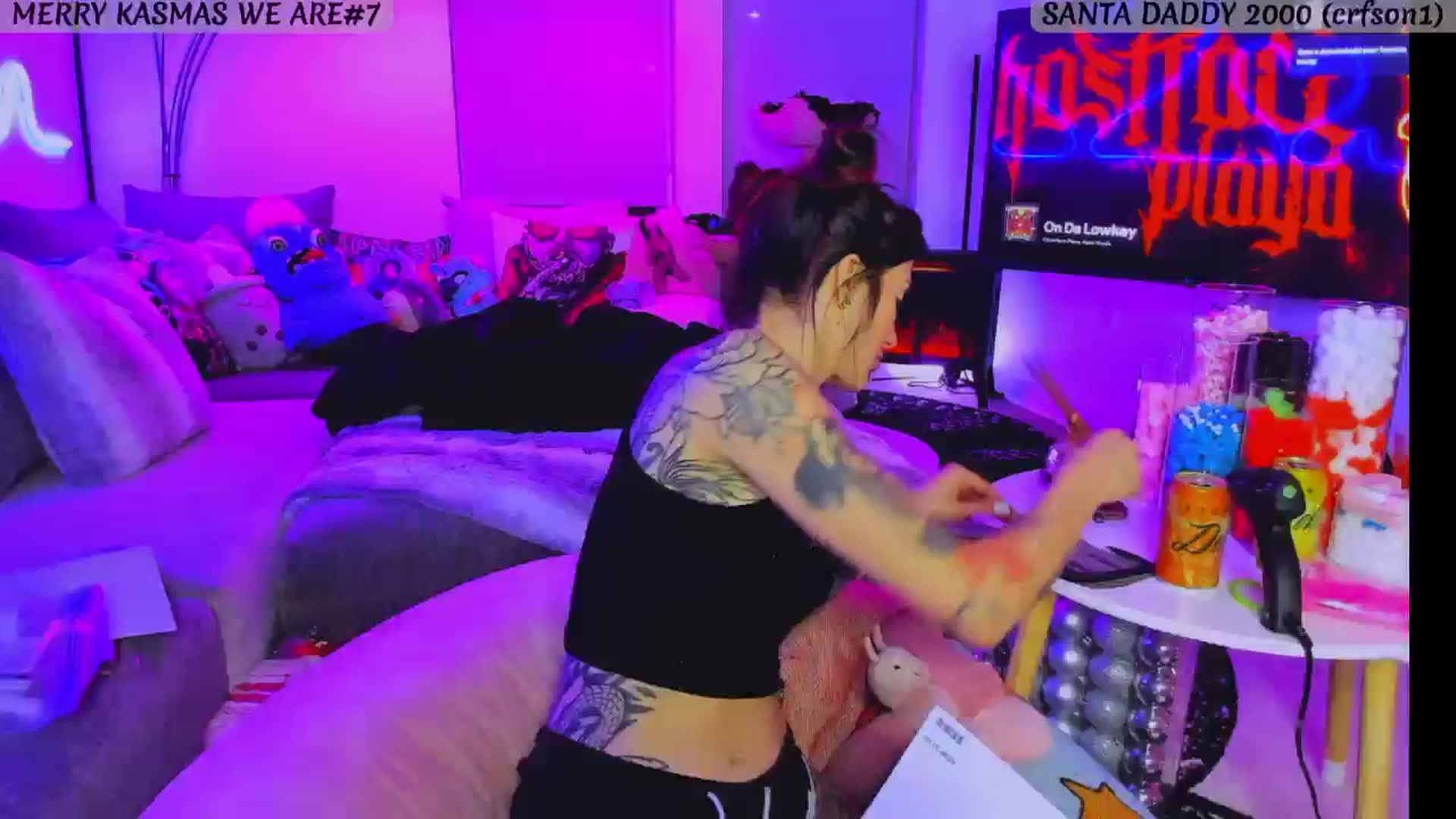 Gallery image thumbnail from KasaraWood's myfreecams stream on, 12/06/2024, 05:44 image 15 of 20