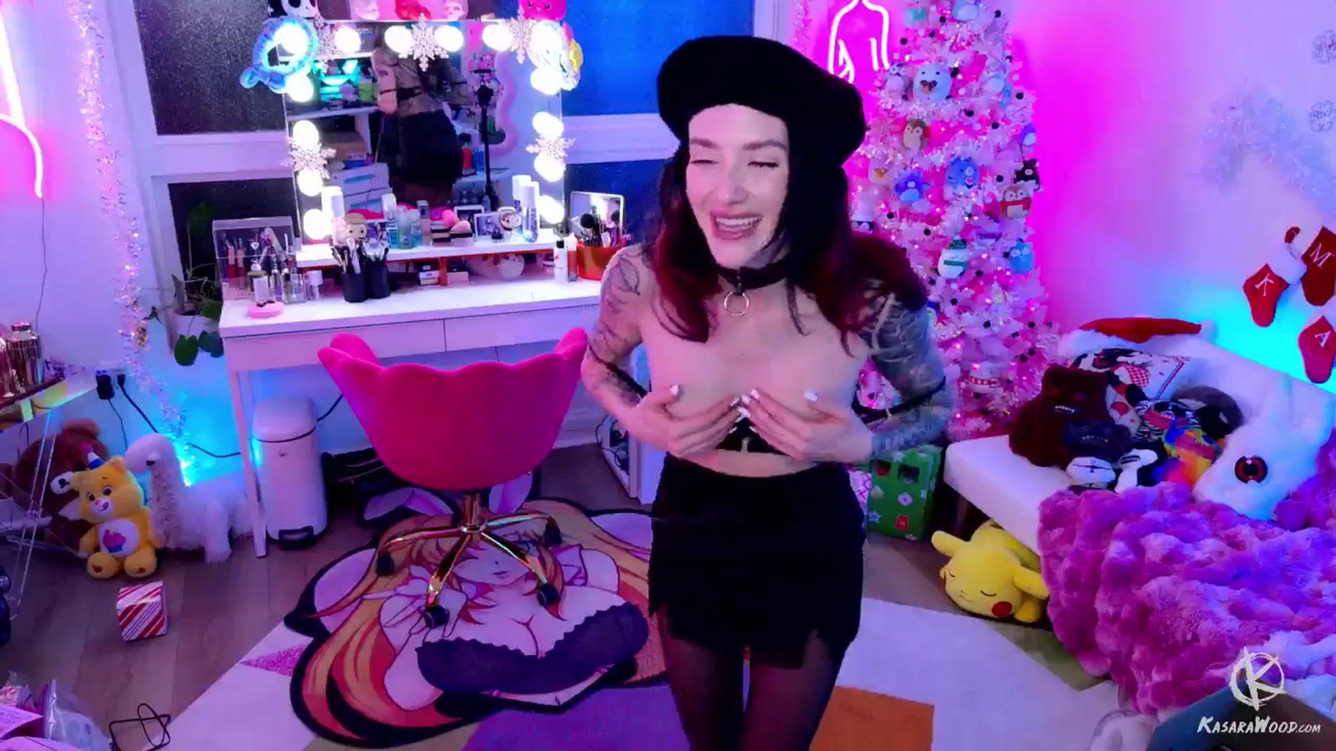 Gallery image thumbnail from KasaraWood's myfreecams stream on, 12/07/2024, 05:45 image 9 of 20