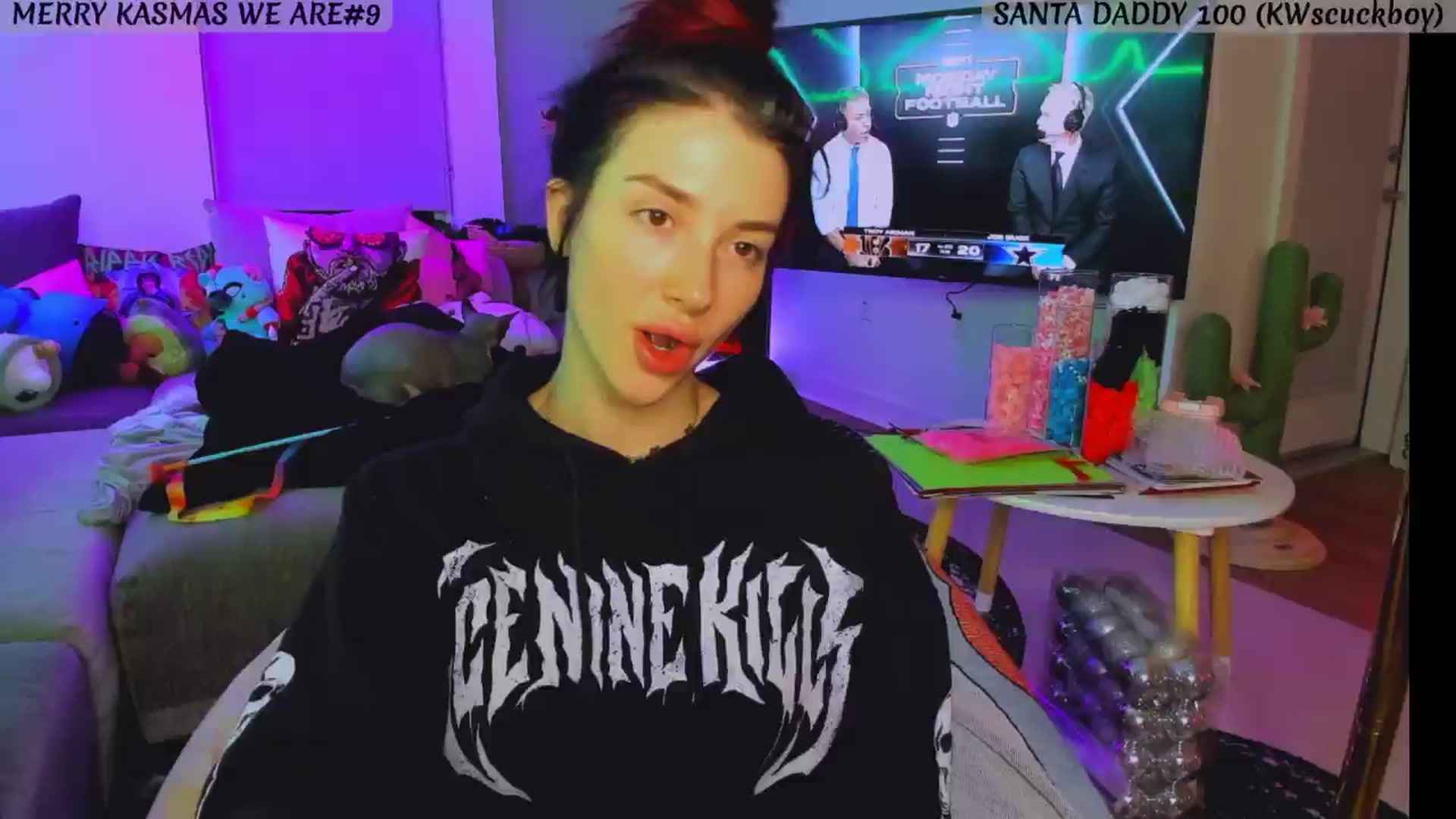 Gallery image thumbnail from KasaraWood's myfreecams stream on, 12/10/2024, 04:42 image 3 of 20