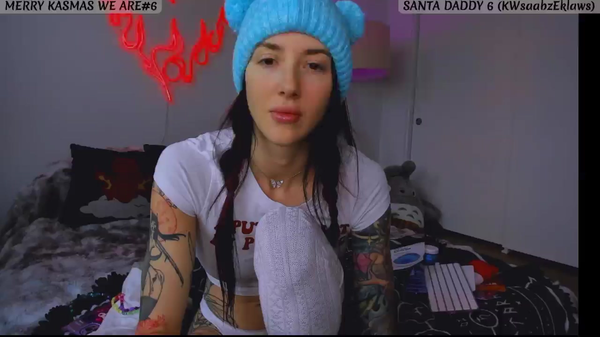 Gallery image thumbnail from KasaraWood's myfreecams stream on, 12/24/2024, 22:38 image 1 of 20