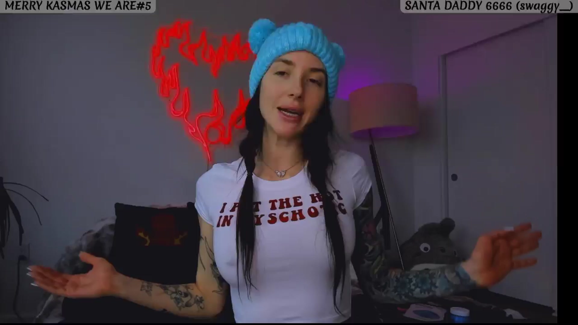 Gallery image thumbnail from KasaraWood's myfreecams stream on, 12/24/2024, 22:38 image 9 of 20