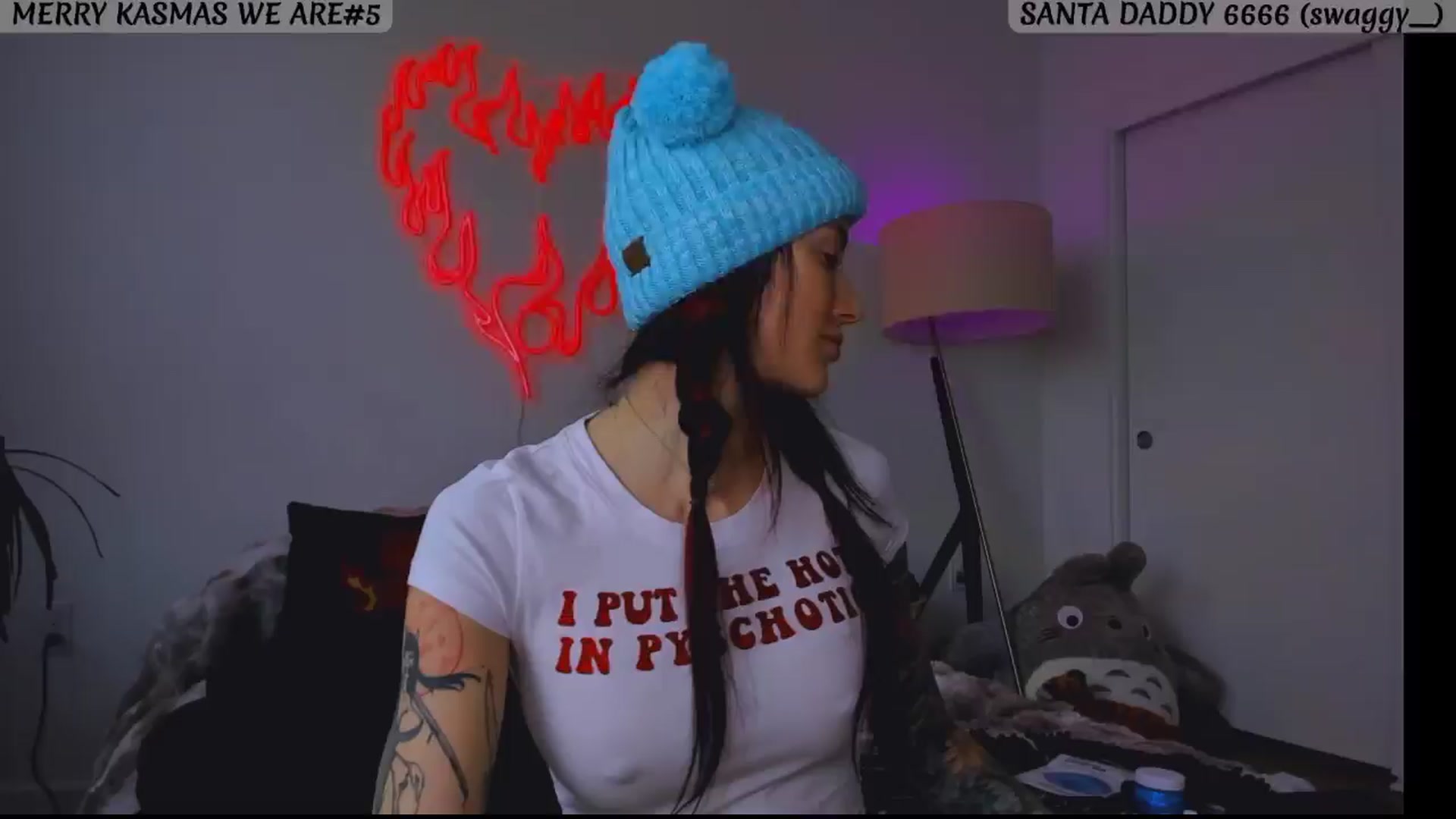 Gallery image thumbnail from KasaraWood's myfreecams stream on, 12/24/2024, 22:38 image 11 of 20