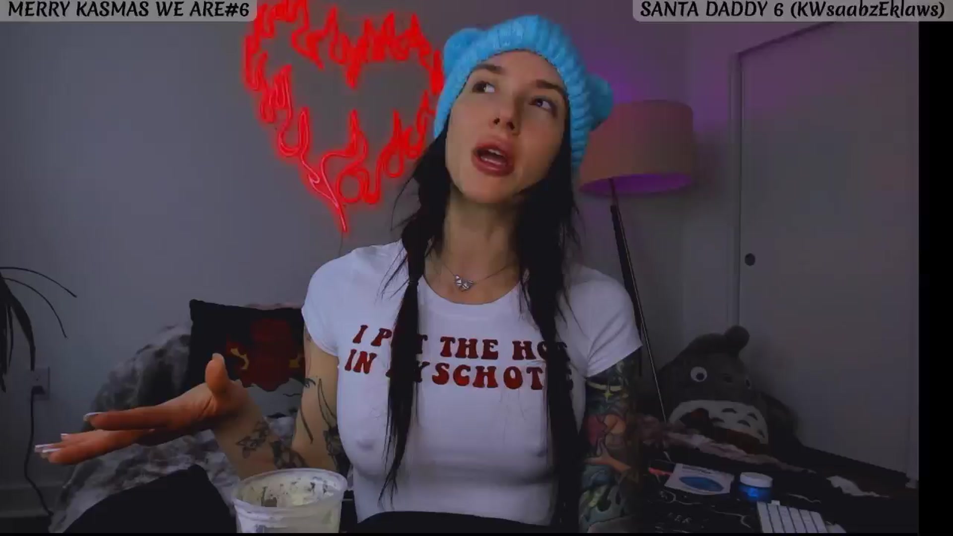Gallery image thumbnail from KasaraWood's myfreecams stream on, 12/24/2024, 22:38 image 5 of 20