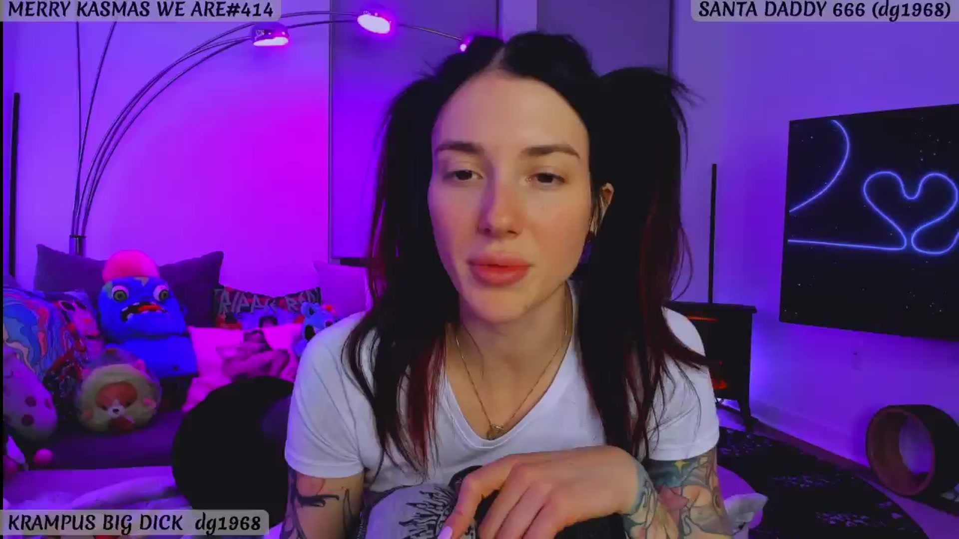 Gallery image thumbnail from KasaraWood's myfreecams stream on, 01/03/2025, 07:02 image 4 of 20