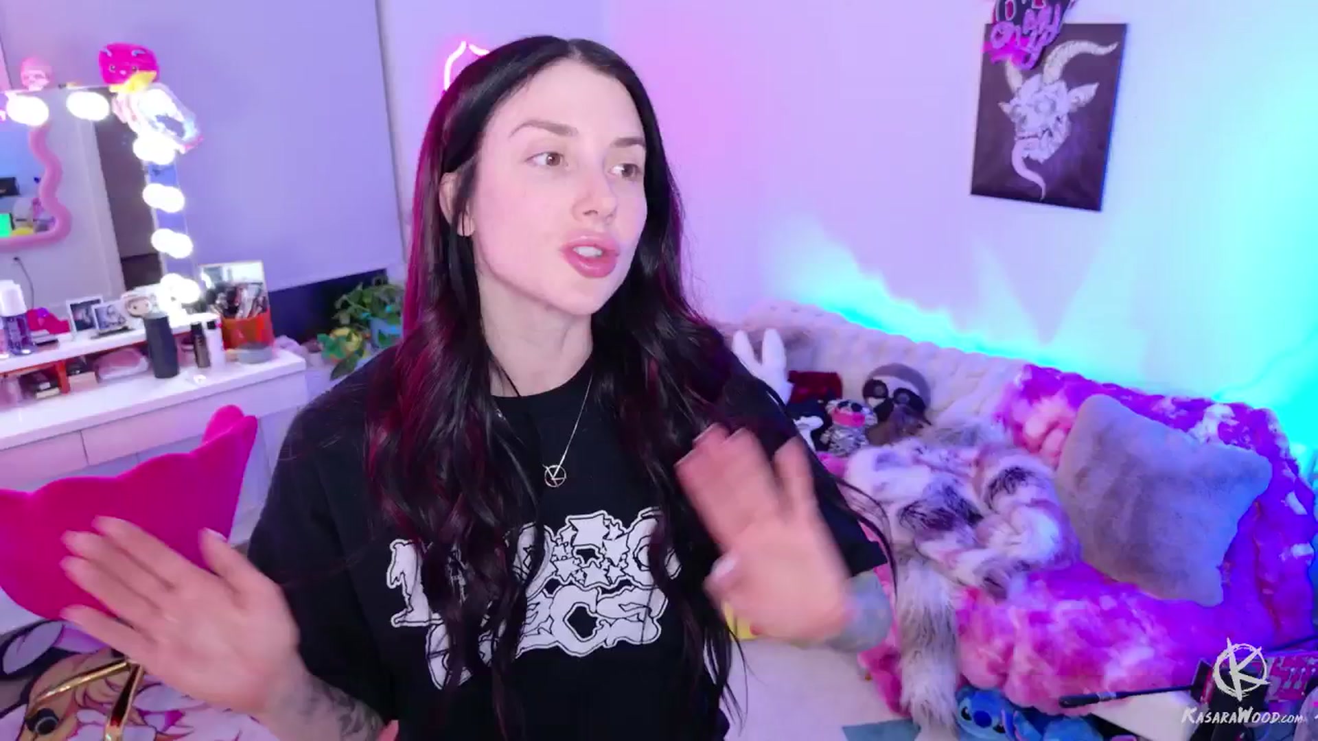 Gallery image thumbnail from KasaraWood's myfreecams stream on, 01/16/2025, 06:36 image 7 of 20