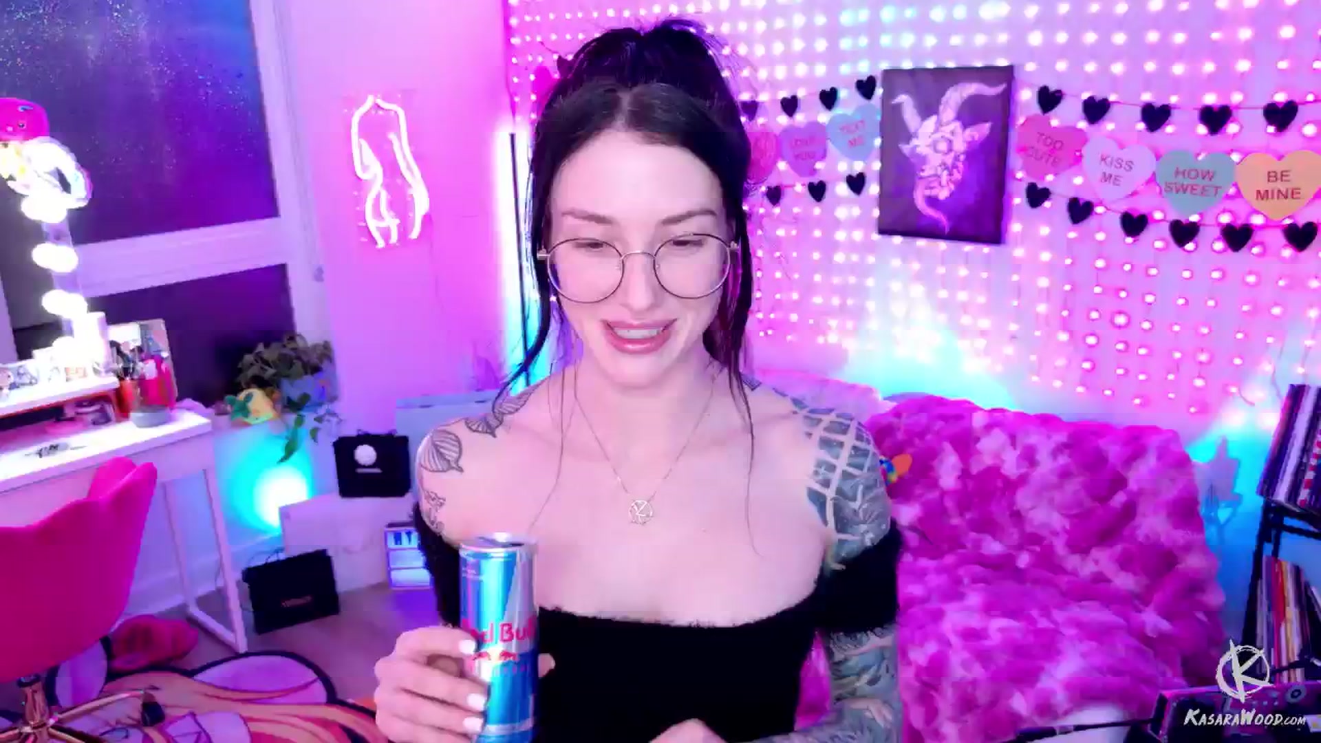 Gallery image thumbnail from KasaraWood's myfreecams stream on, 02/01/2025, 08:56 image 2 of 20