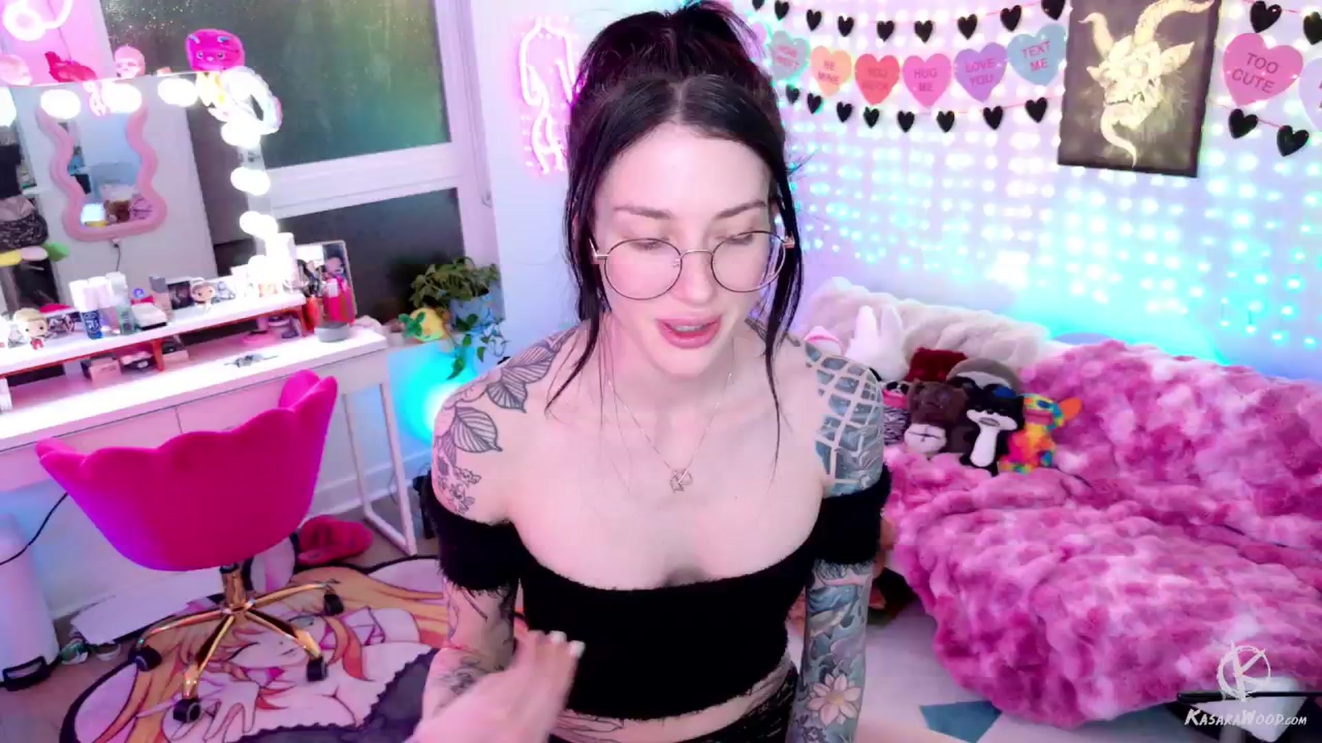 Gallery image thumbnail from KasaraWood's myfreecams stream on, 02/01/2025, 08:56 image 6 of 20