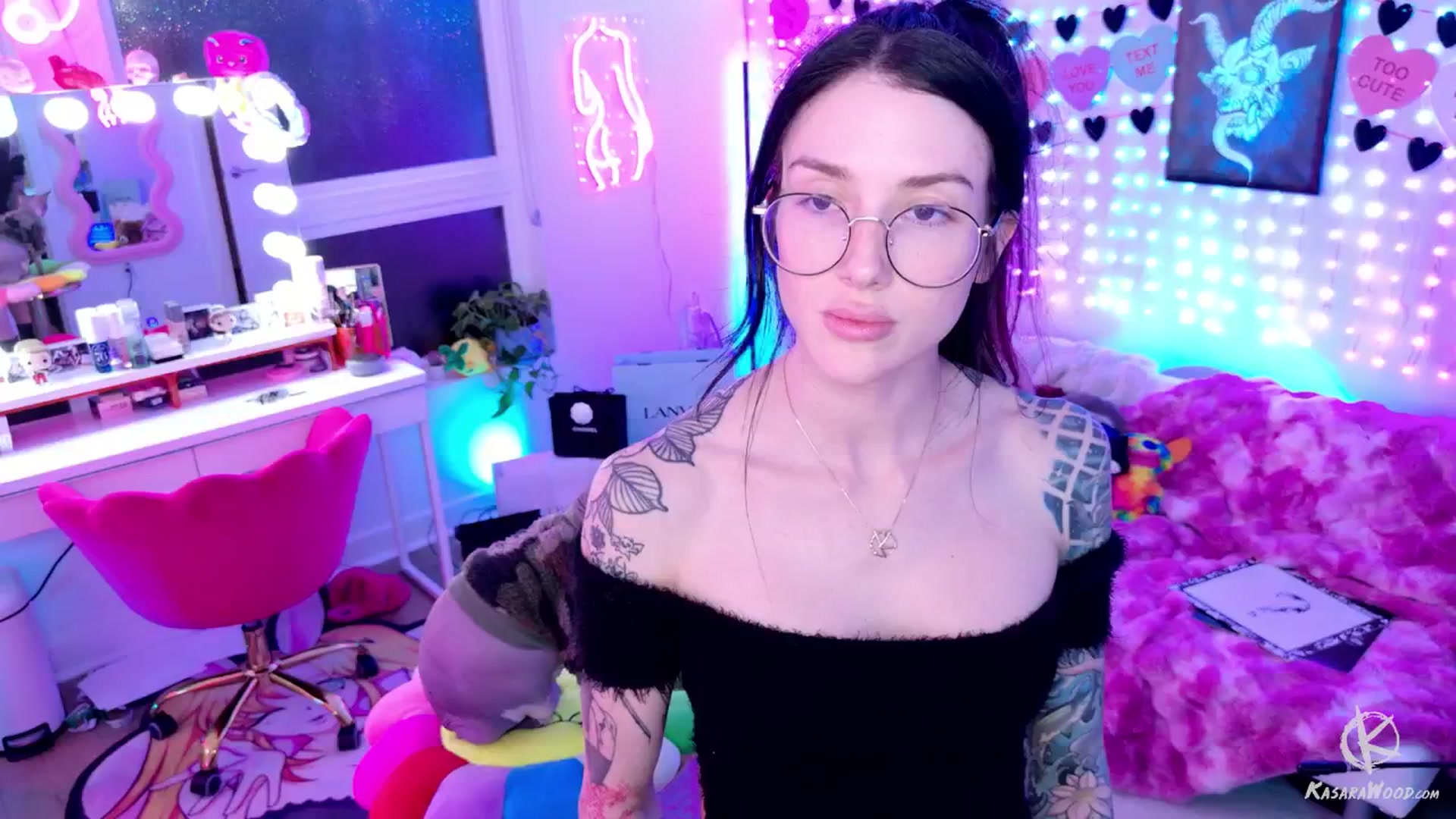 Gallery image thumbnail from KasaraWood's myfreecams stream on, 02/01/2025, 08:56 image 10 of 20