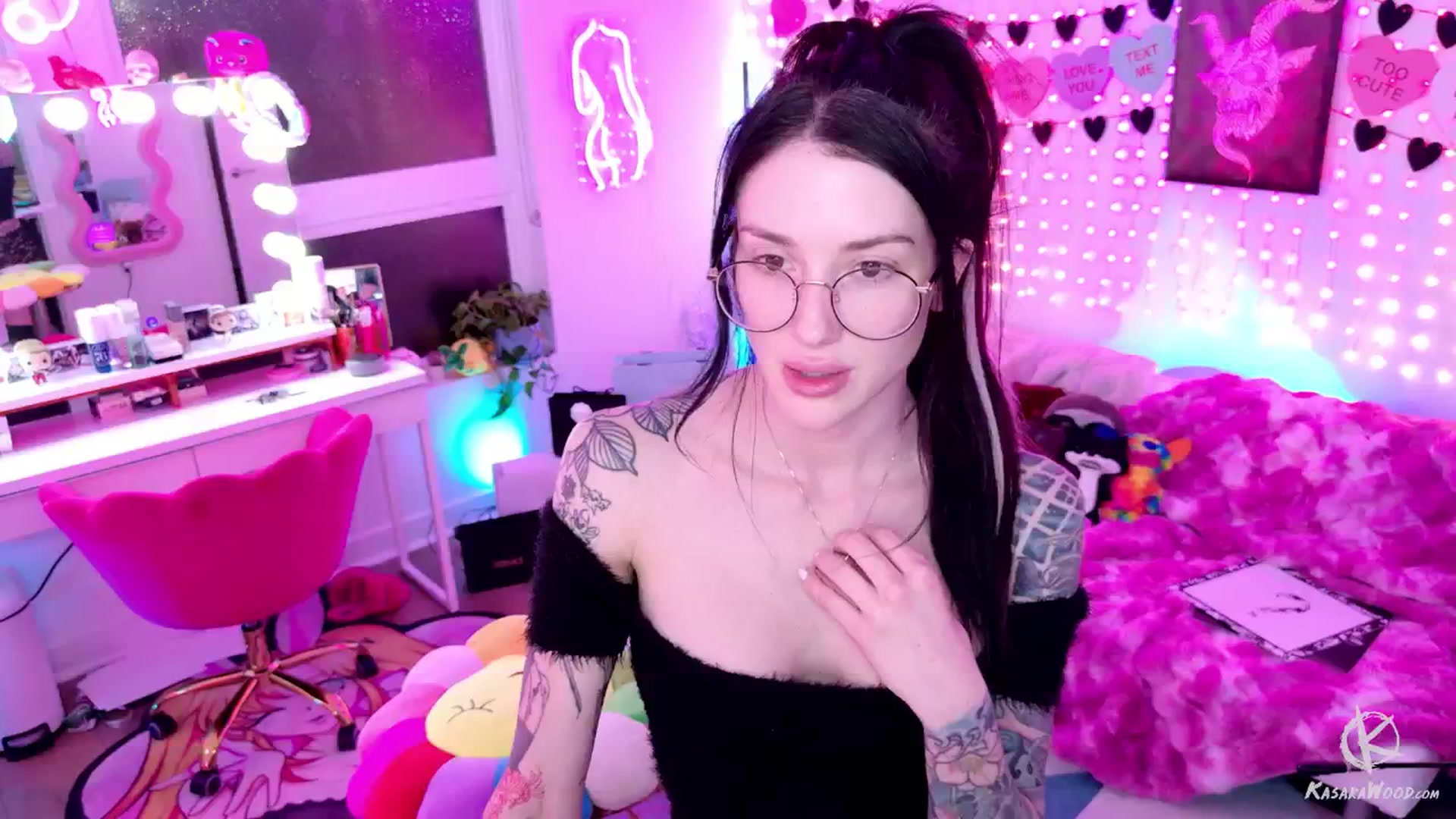 Gallery image thumbnail from KasaraWood's myfreecams stream on, 02/01/2025, 08:56 image 8 of 20