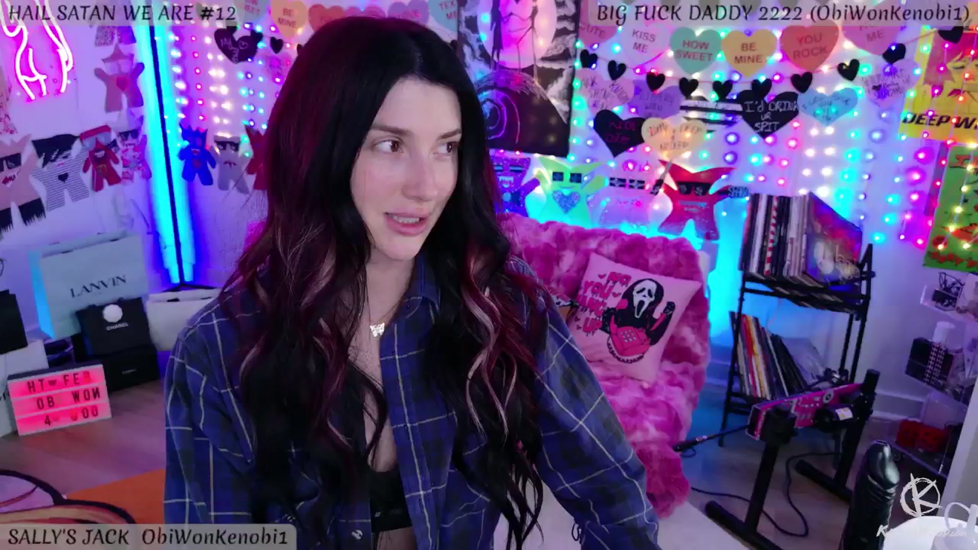 Gallery image thumbnail from KasaraWood's myfreecams stream on, 02/26/2025, 05:05 image 13 of 20