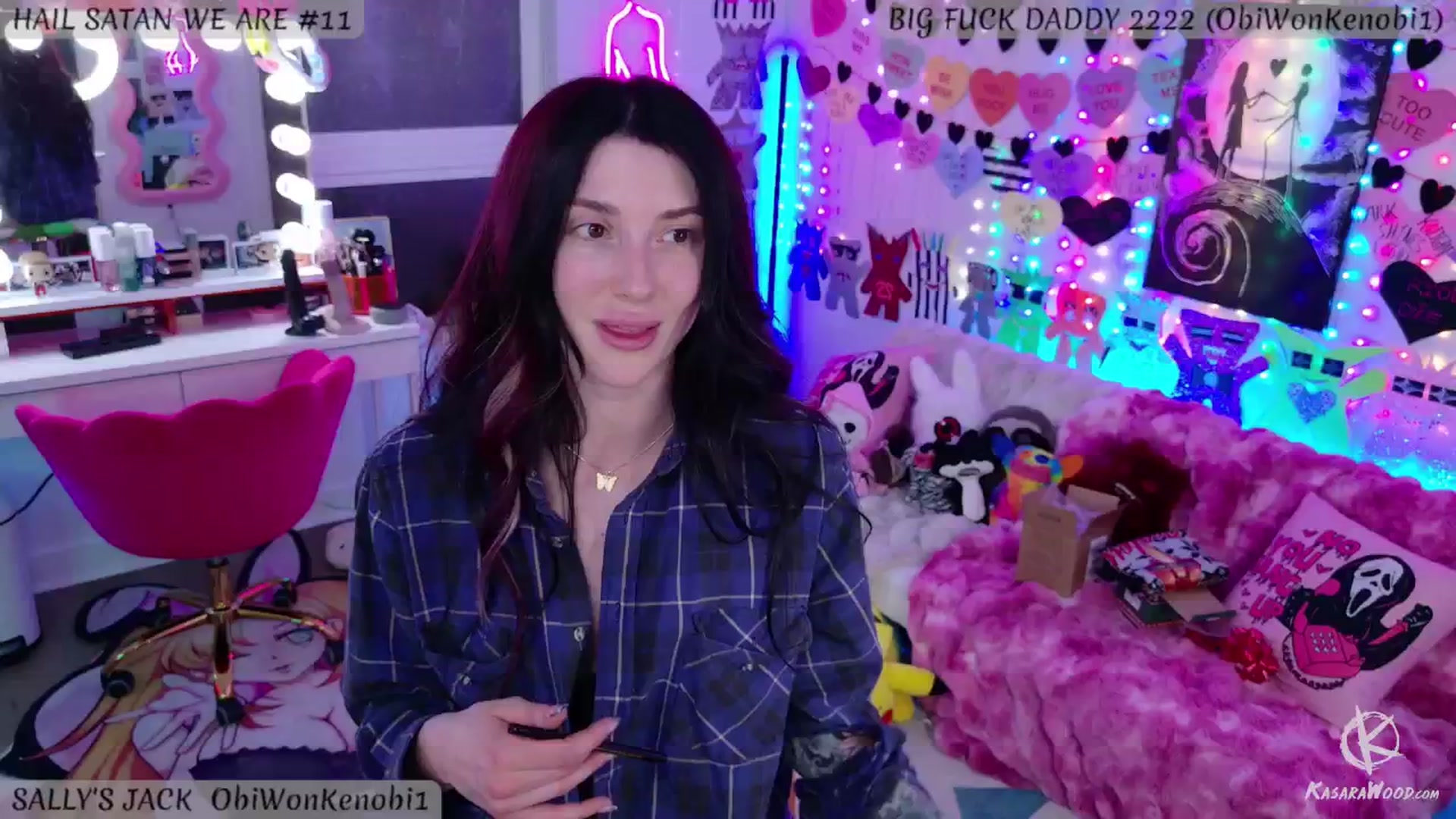 Gallery image thumbnail from KasaraWood's myfreecams stream on, 02/26/2025, 07:06 image 16 of 20